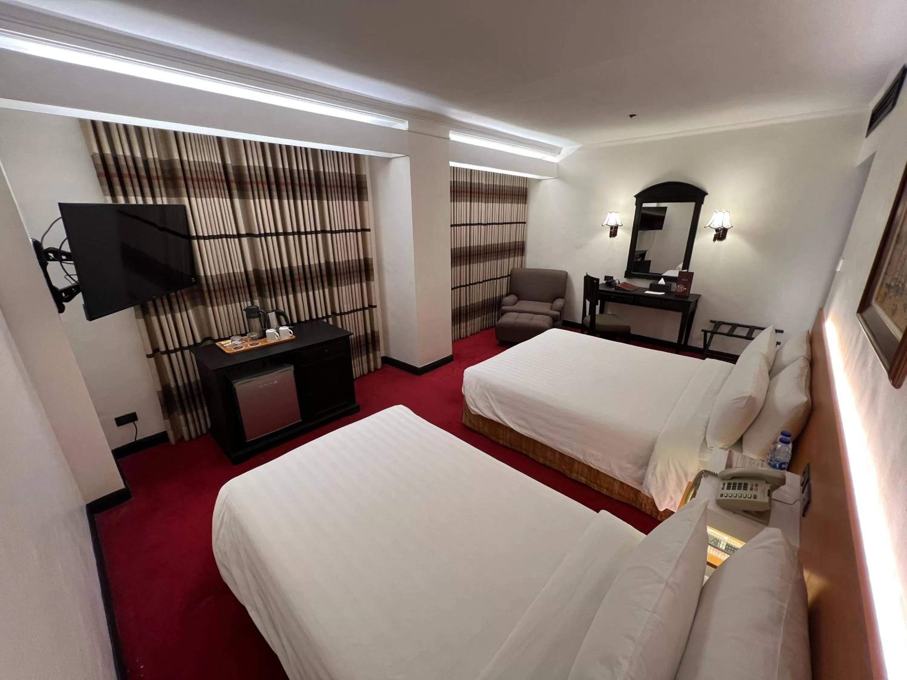 Bed in Bayview Park Hotel Manila