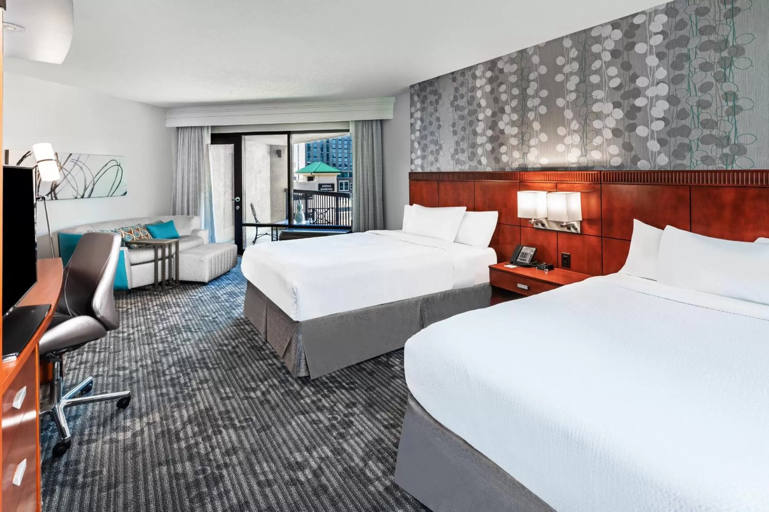 Bed in Courtyard by Marriott Fort Smith Downtown