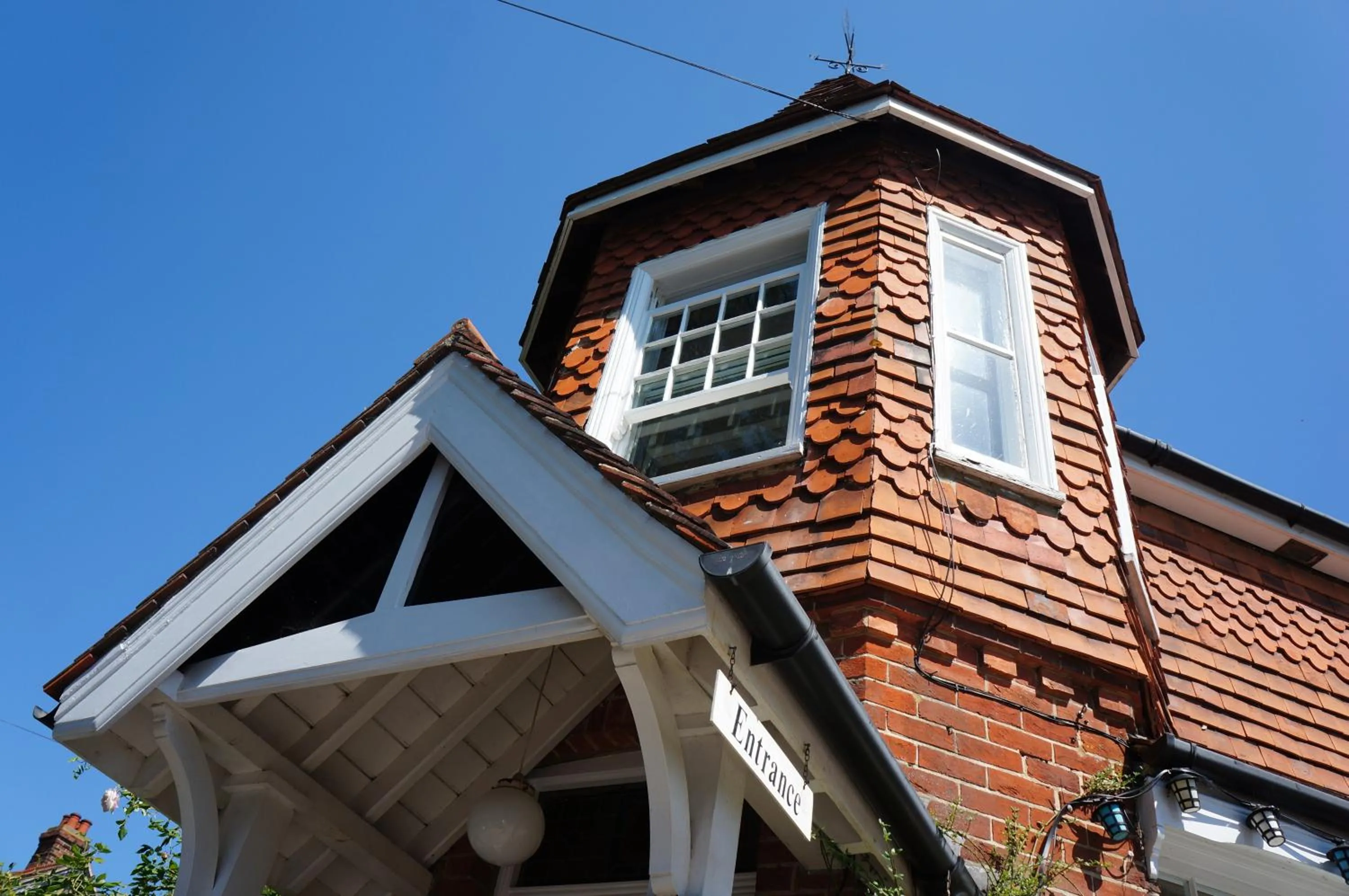 Facade/entrance in The Lawn Guest House Gatwick