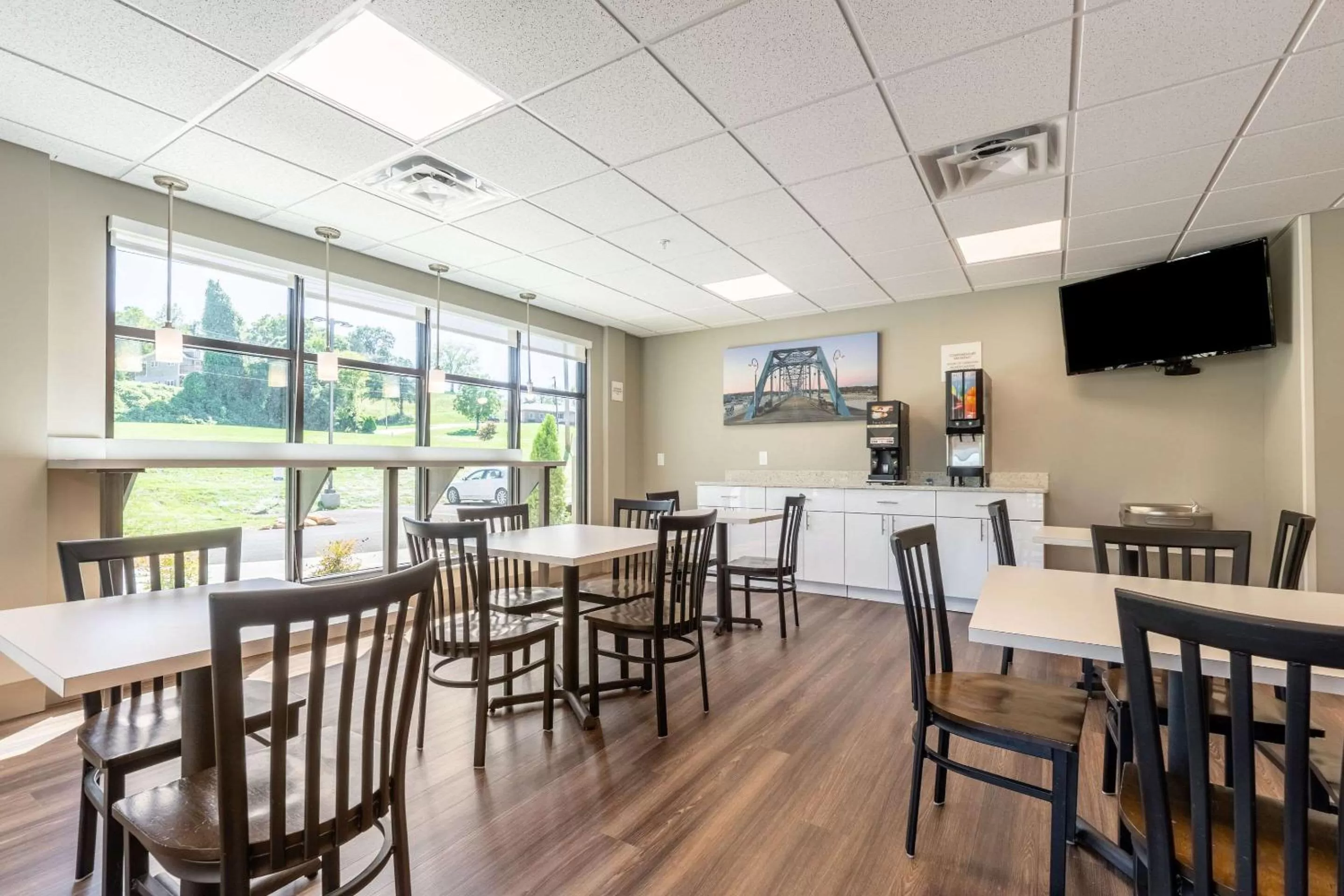 Restaurant/places to eat in Econo Lodge Dayton North