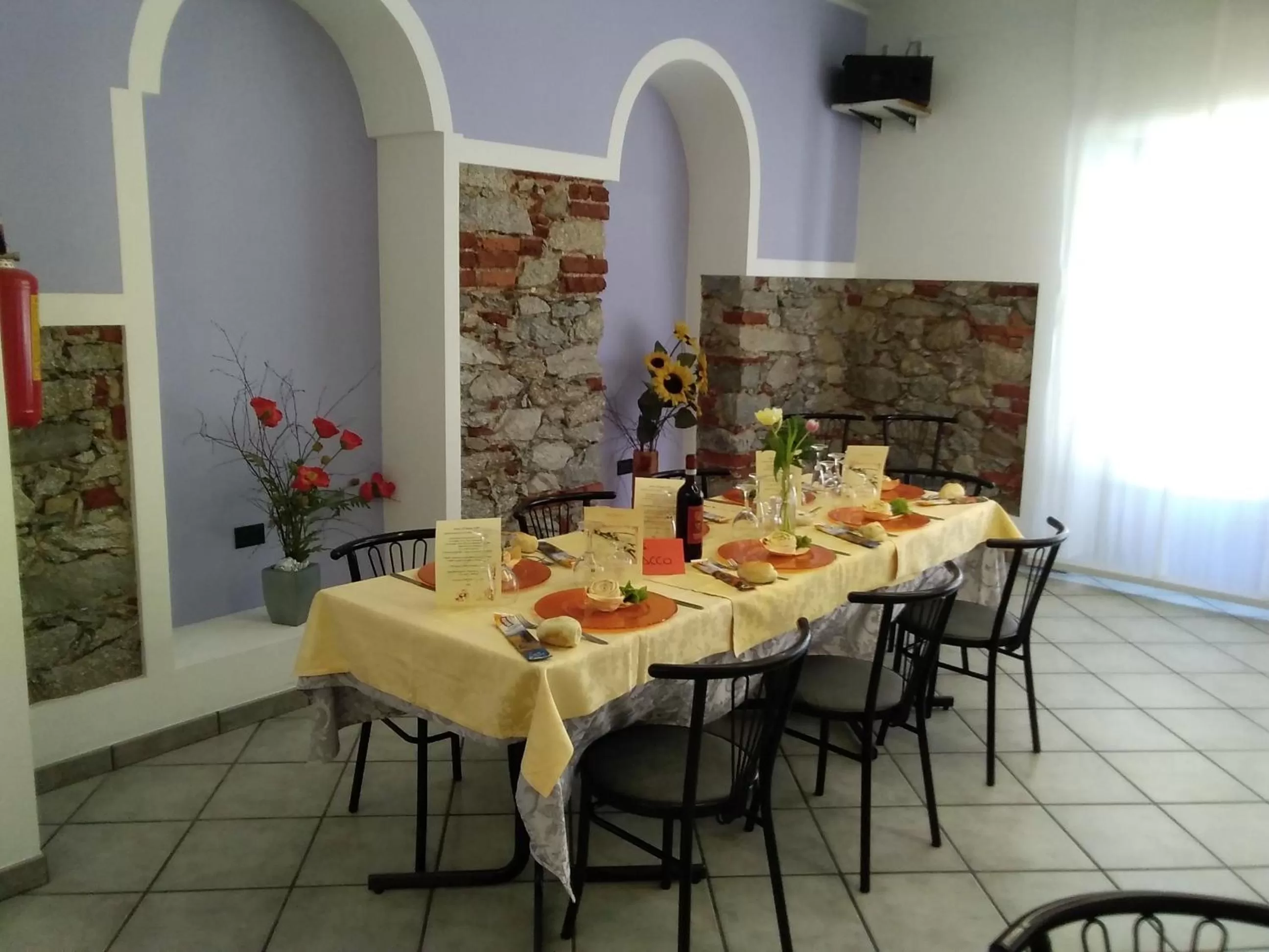 Communal lounge/ TV room in Albergo Roma
