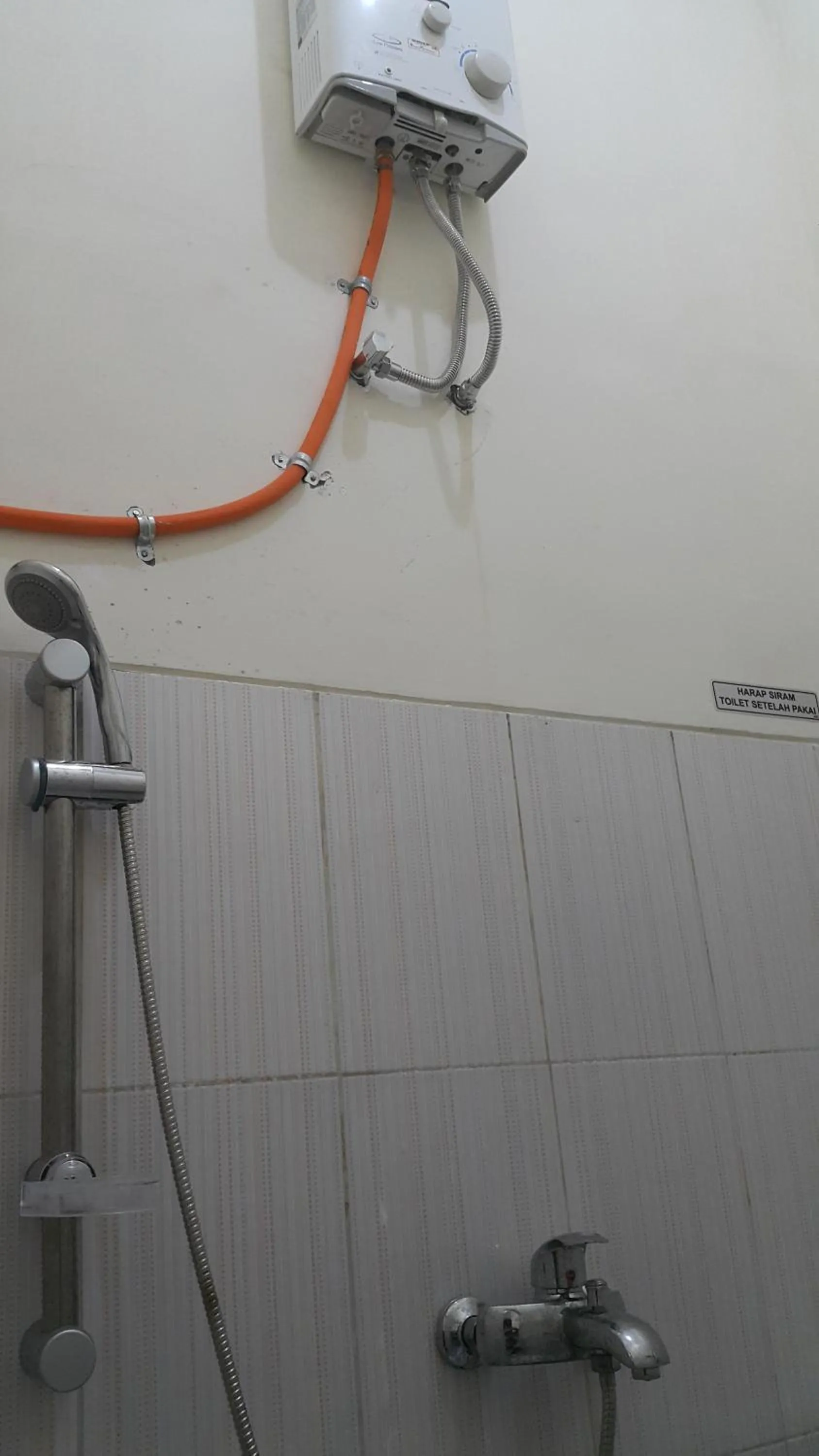 Shower in Ken's Villa 8