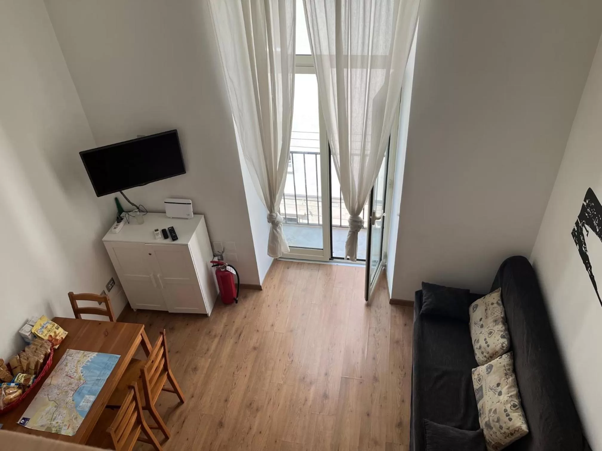 Photo of the whole room in Ale & Tizy House