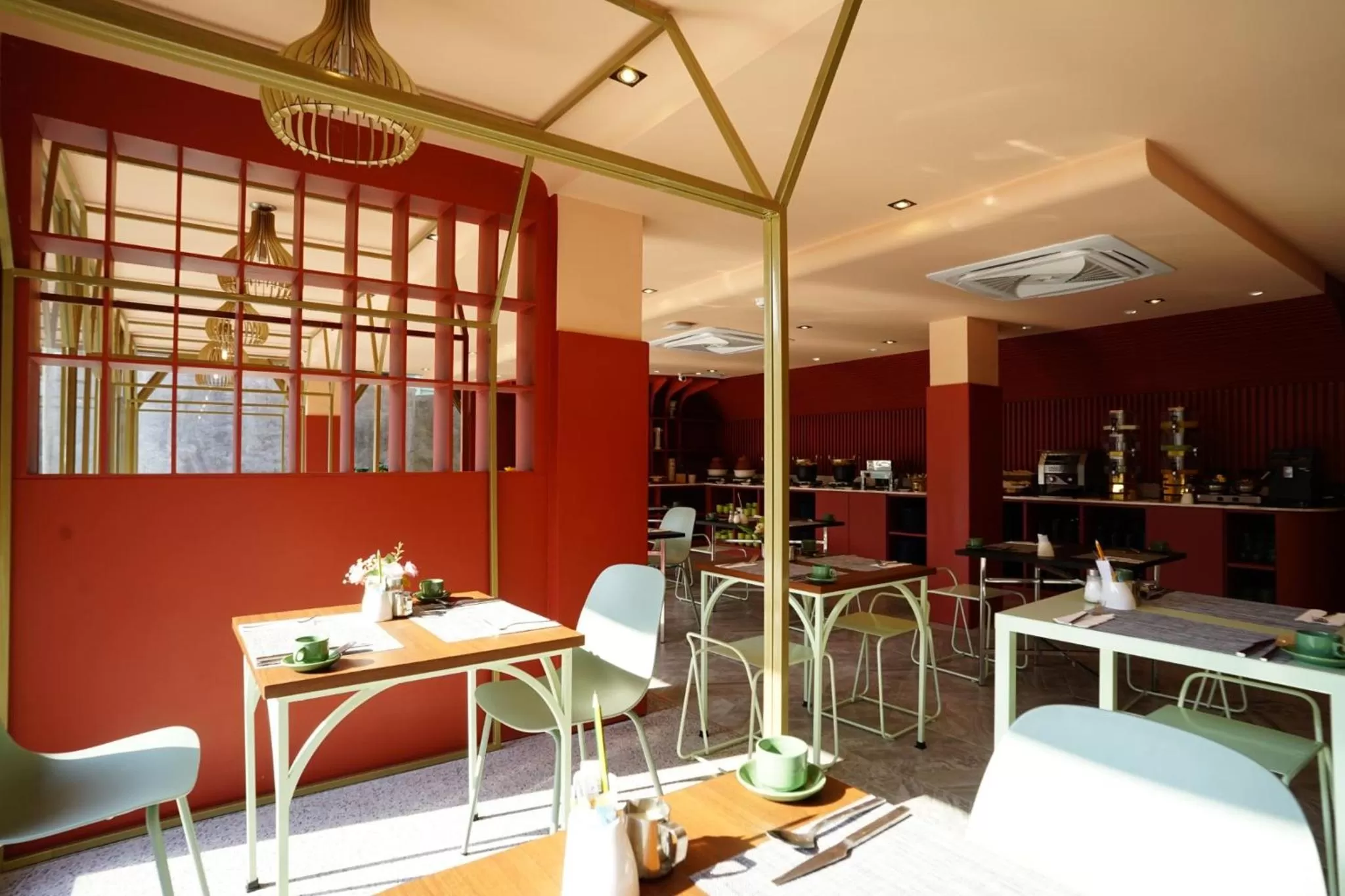 Restaurant/places to eat in 4 Monkeys Hotel