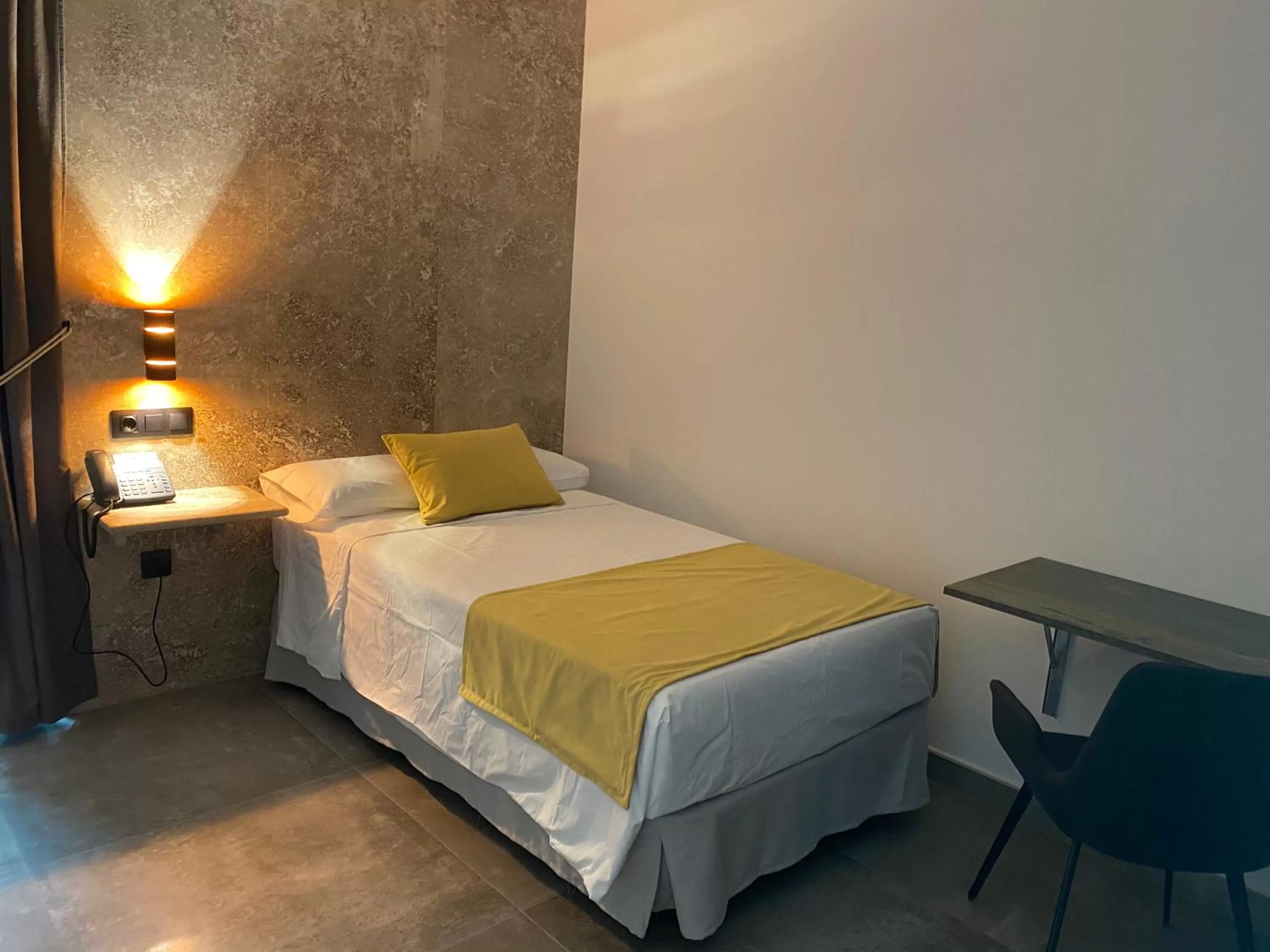 Bedroom, Bed in HOTEL Boutique ÁNGEL