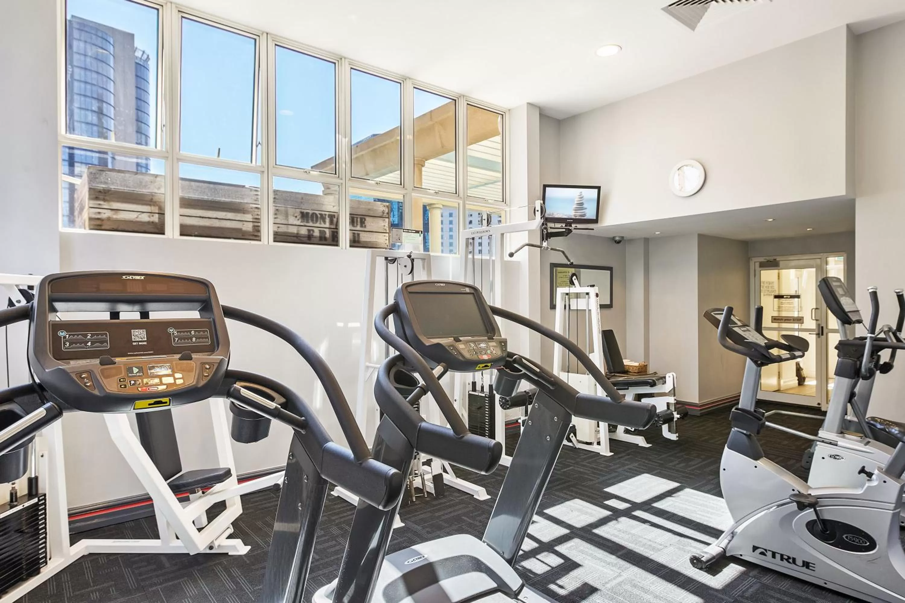 Fitness centre/facilities in Mantra 2 Bond Street