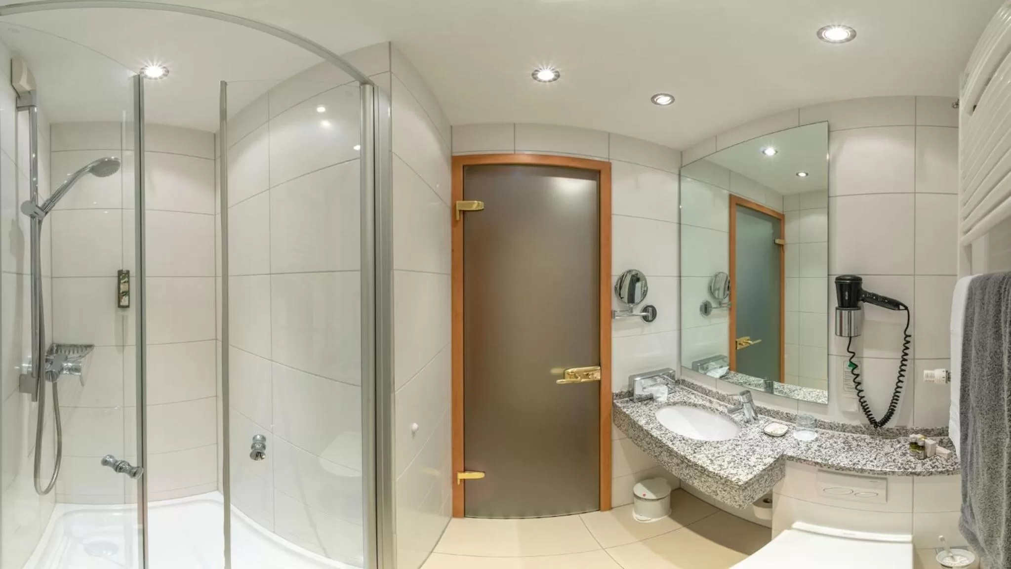 Bathroom in Insel Hotel Bonn - Superior