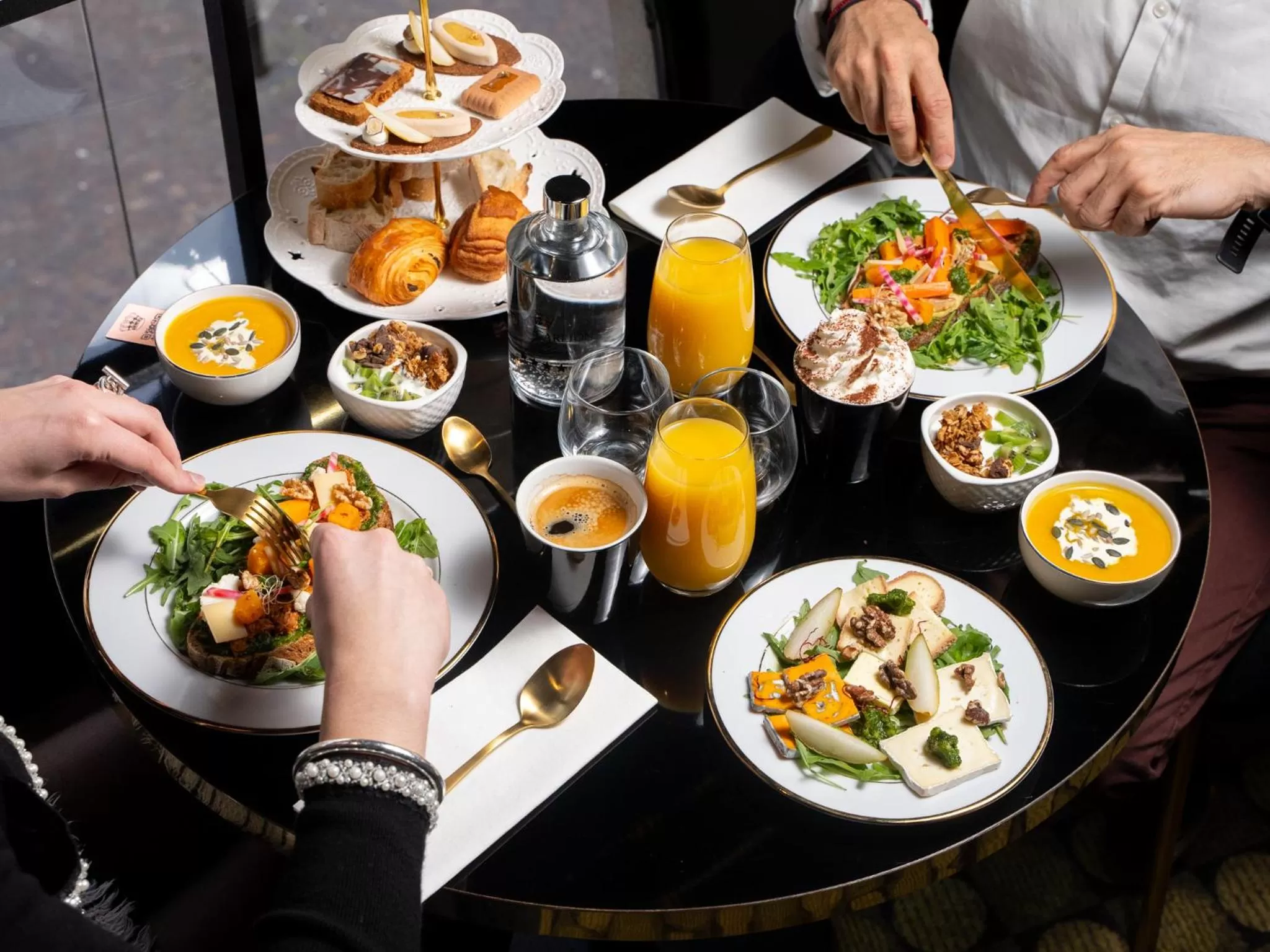 Restaurant/places to eat in Hôtel Carlton Lille