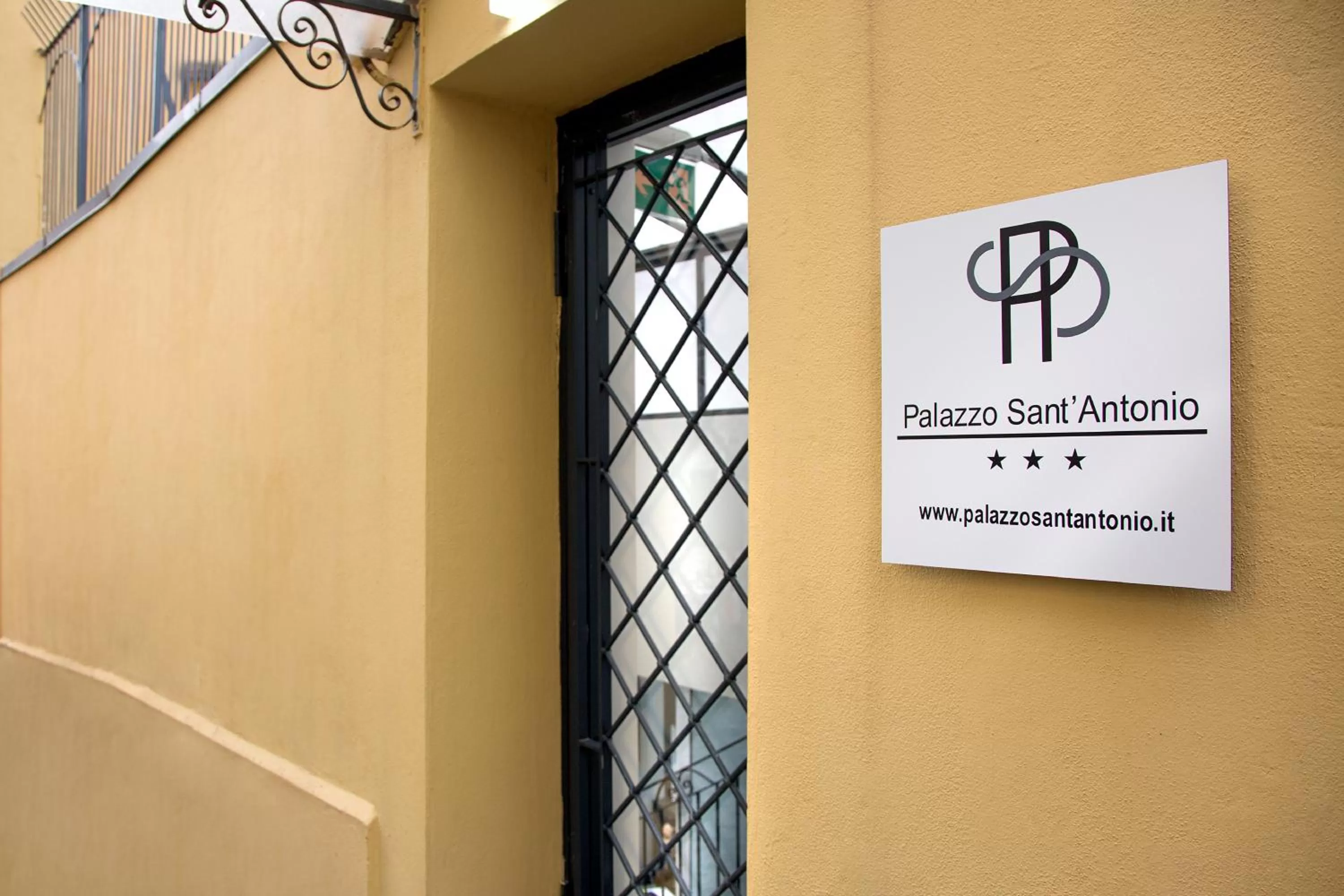 Property building in Palazzo Sant'Antonio