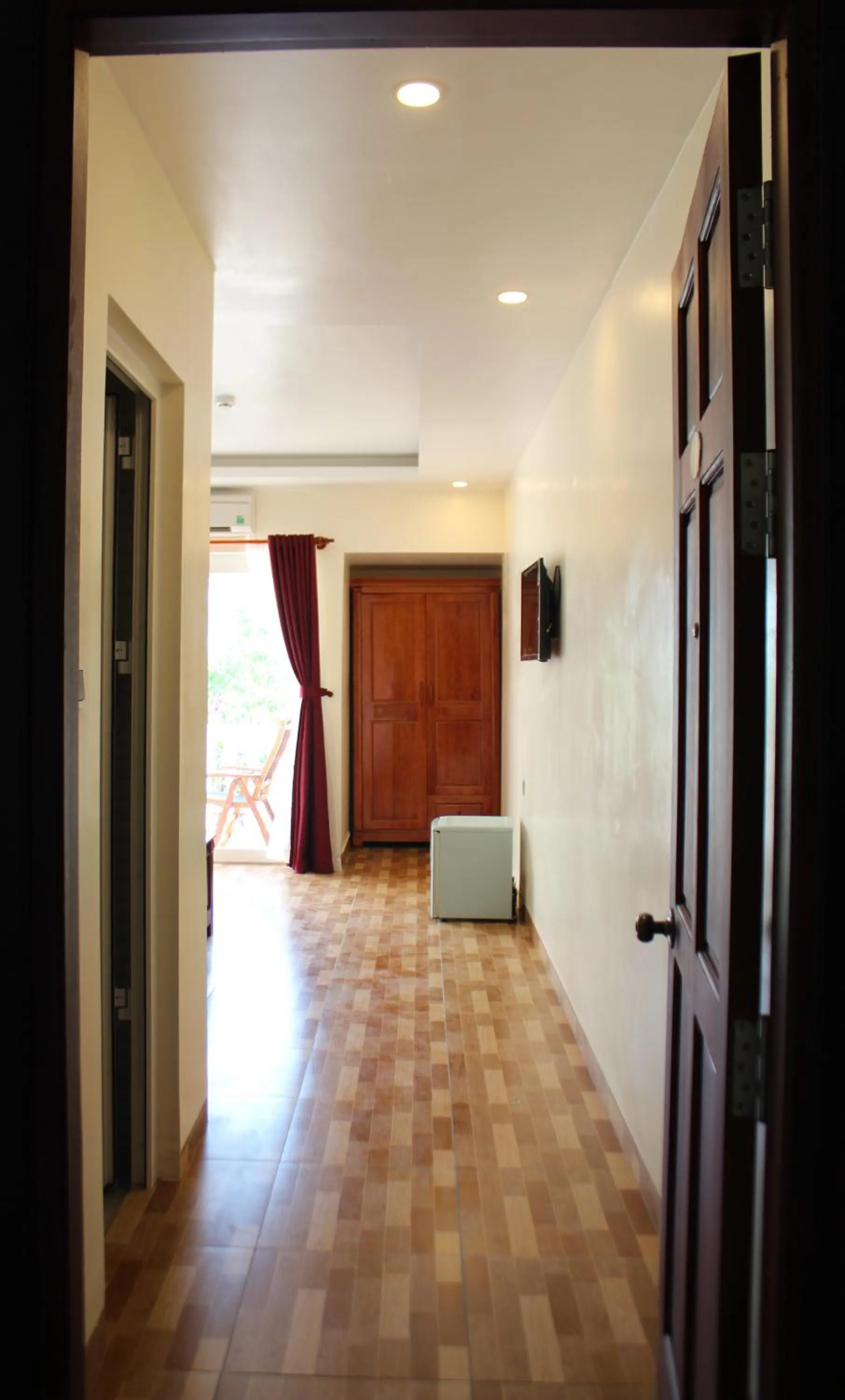 wardrobe in Phuong Binh House