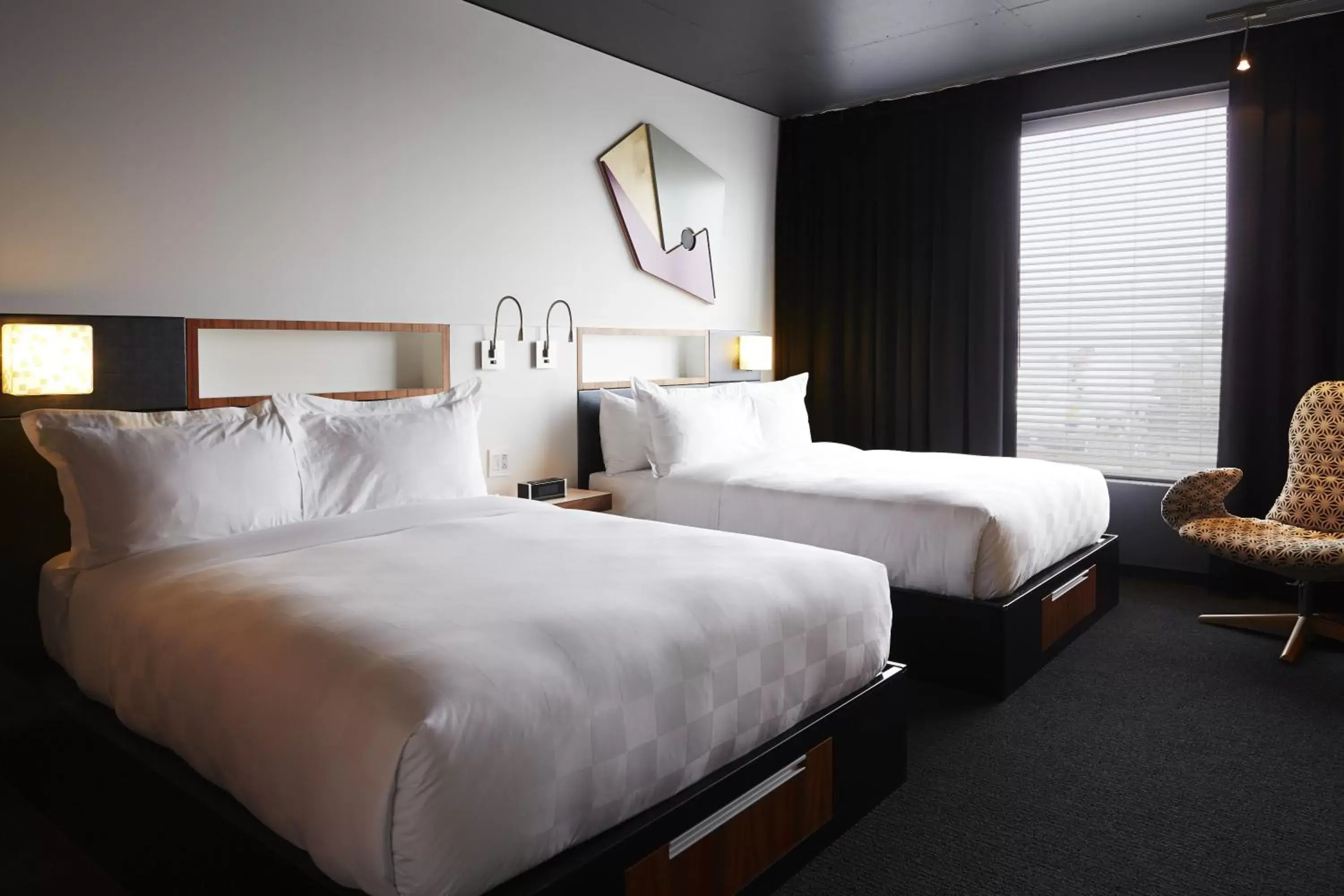 Queen Room with Two Queen Beds in Hôtel Alt Montréal Queen Room with Two Queen Beds in Hôtel Alt Montréal