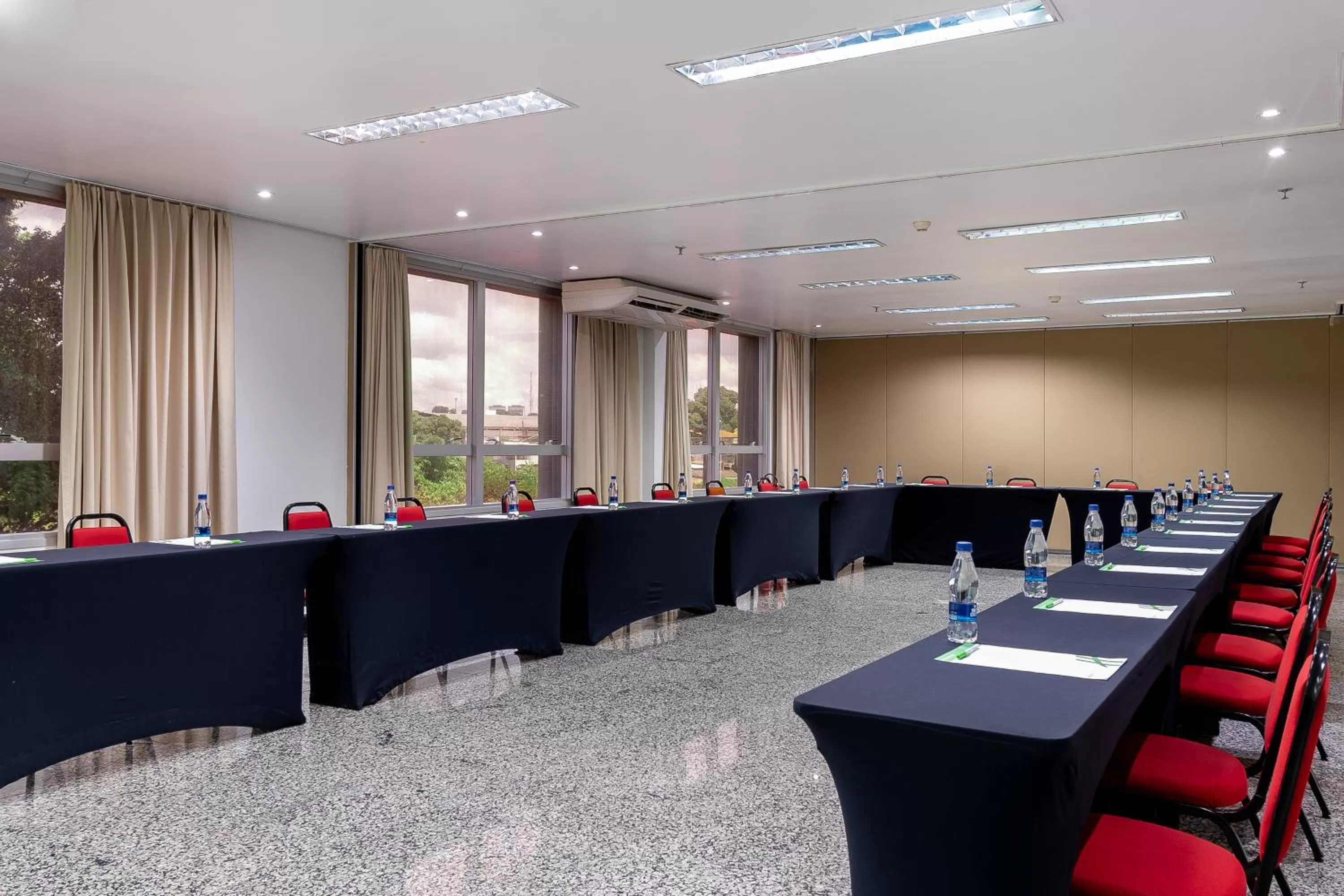 Meeting/conference room in Holiday Inn Manaus by IHG