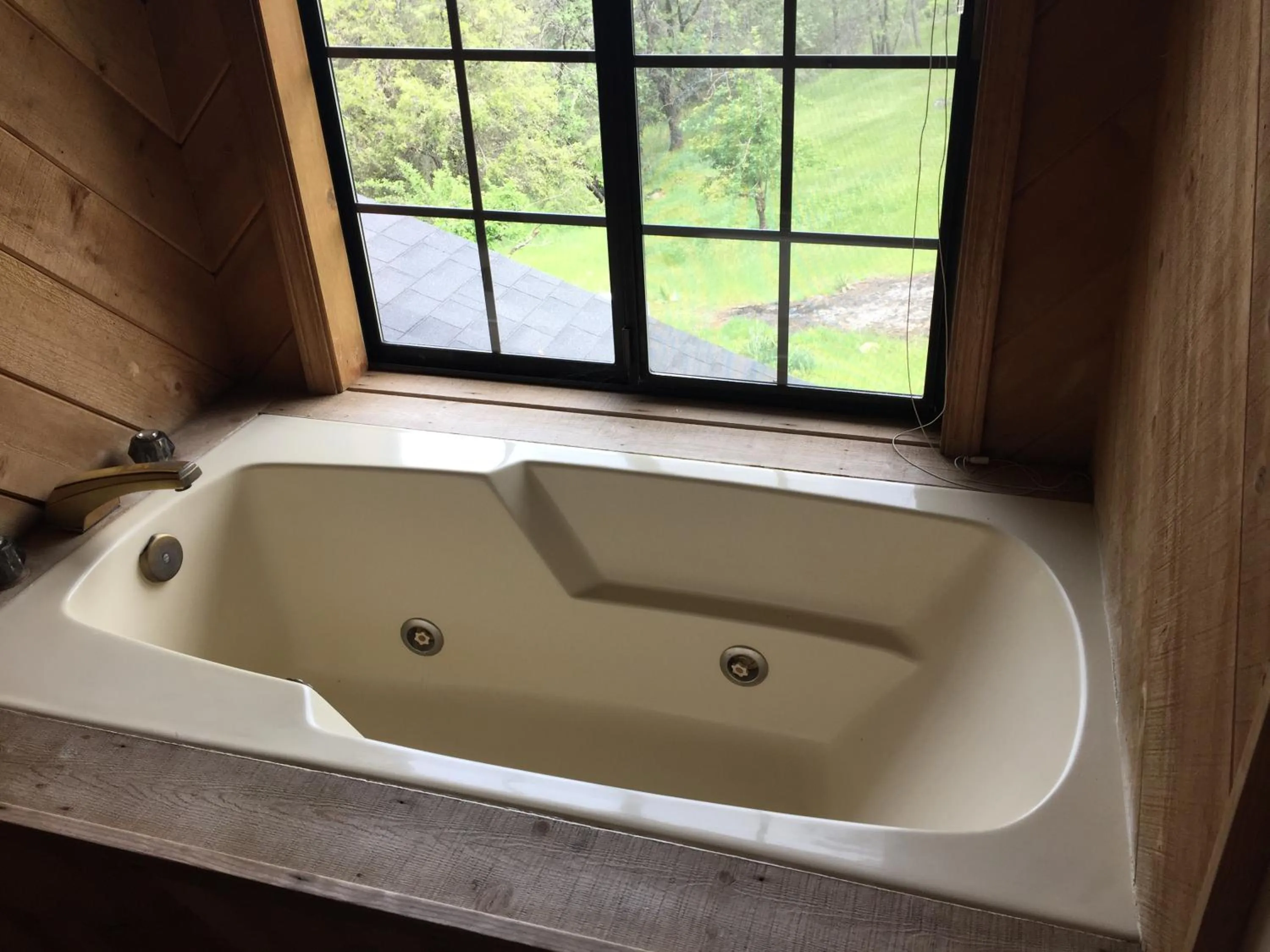 Bathroom in Mountain Trail Lodge and Vacation Rentals