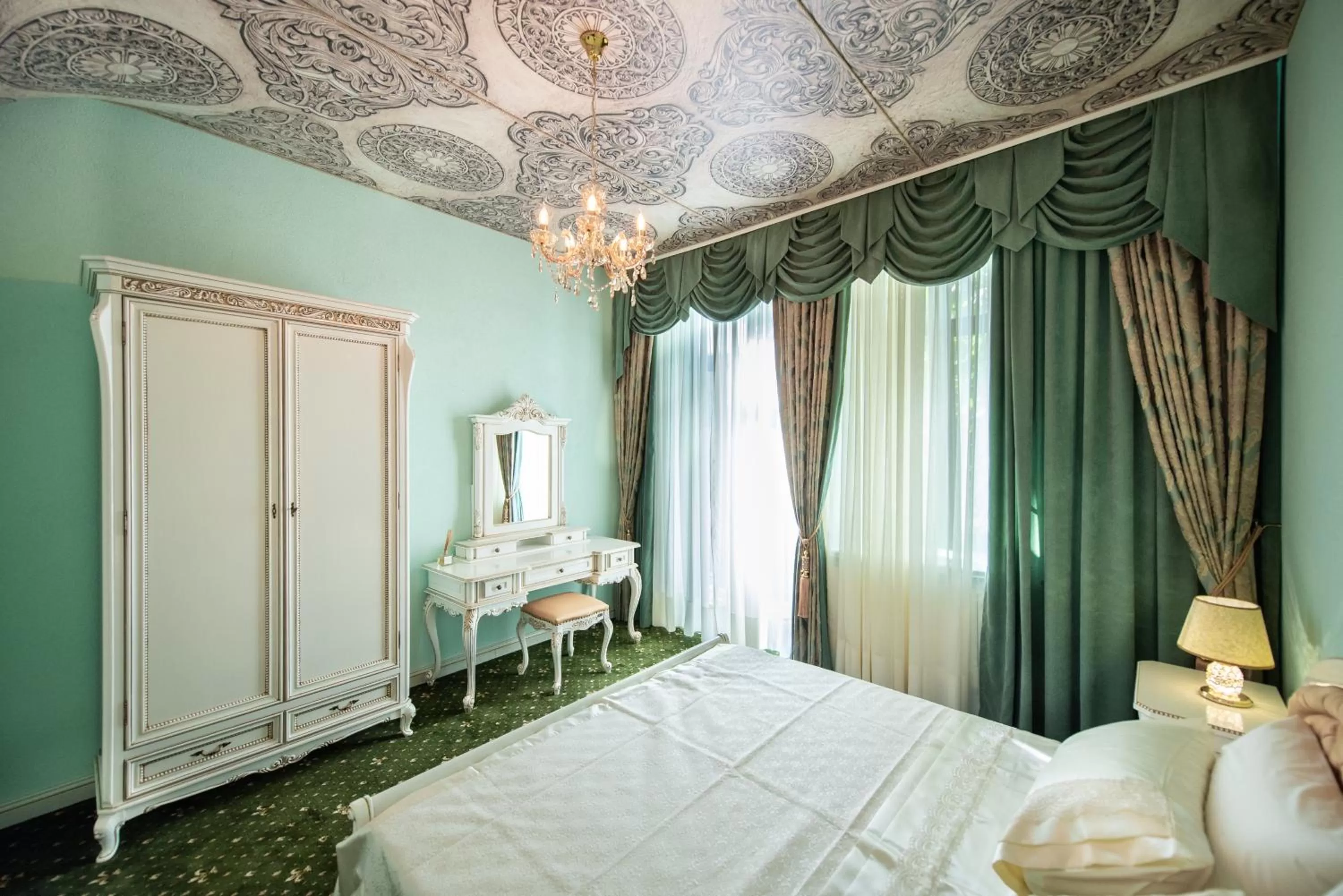 Photo of the whole room, Bed in JMR Royal -Luxury Rooms & Private Sauna