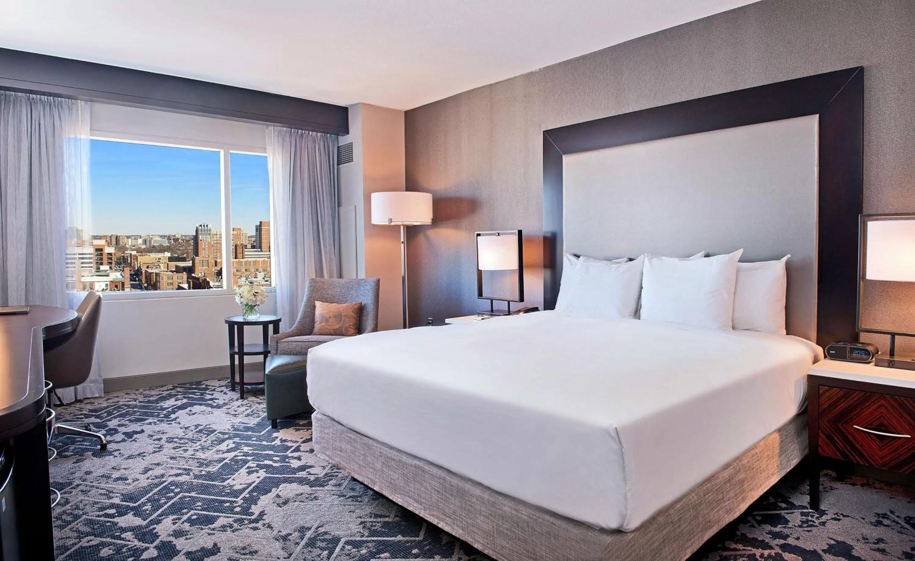 Bedroom, Bed in Hilton Baltimore Inner Harbor