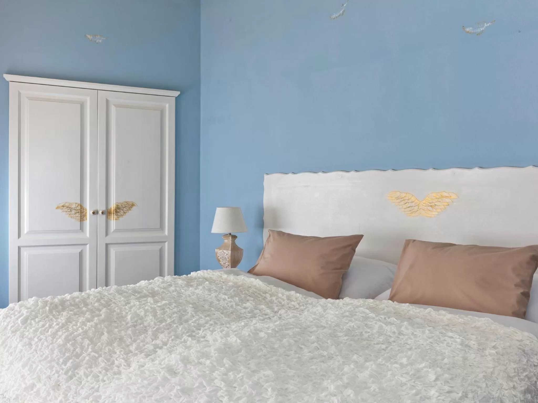 Bed in Cathedral Prague Apartments