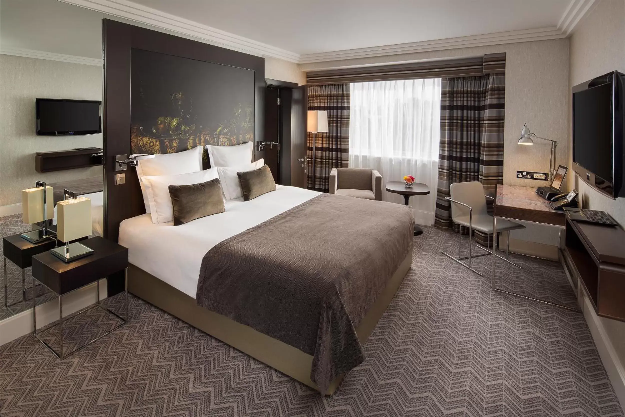 Deluxe Double Room in Jumeirah Lowndes London Deluxe Double Room in Jumeirah Lowndes London