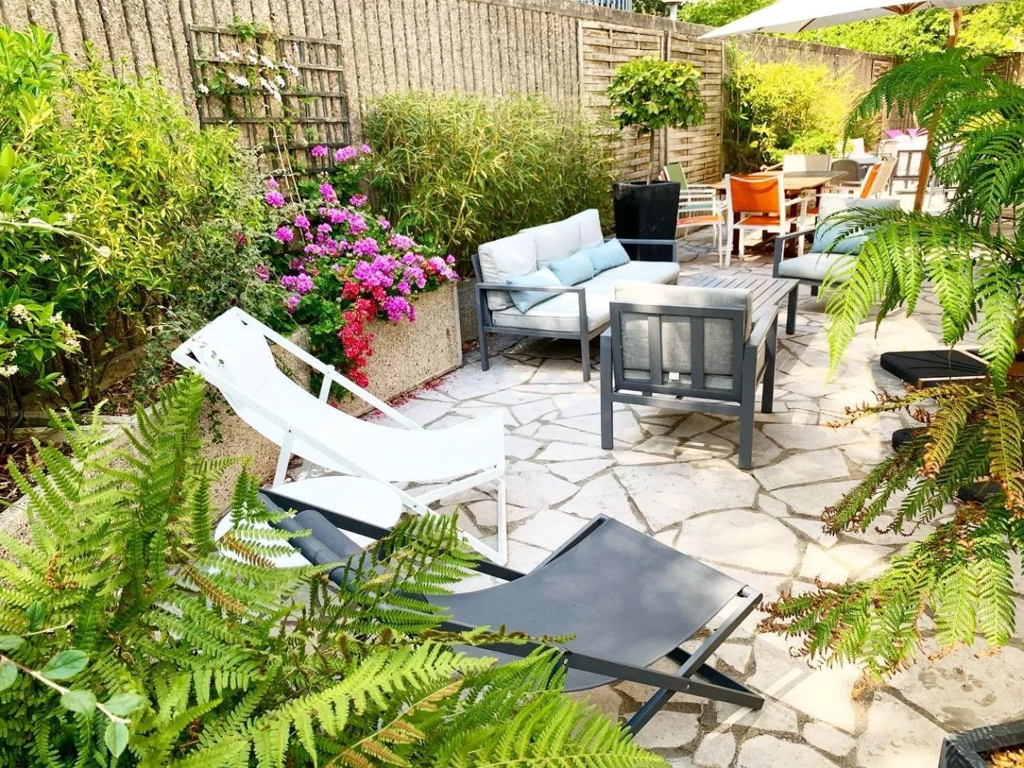 Patio in Mercure Paris Velizy