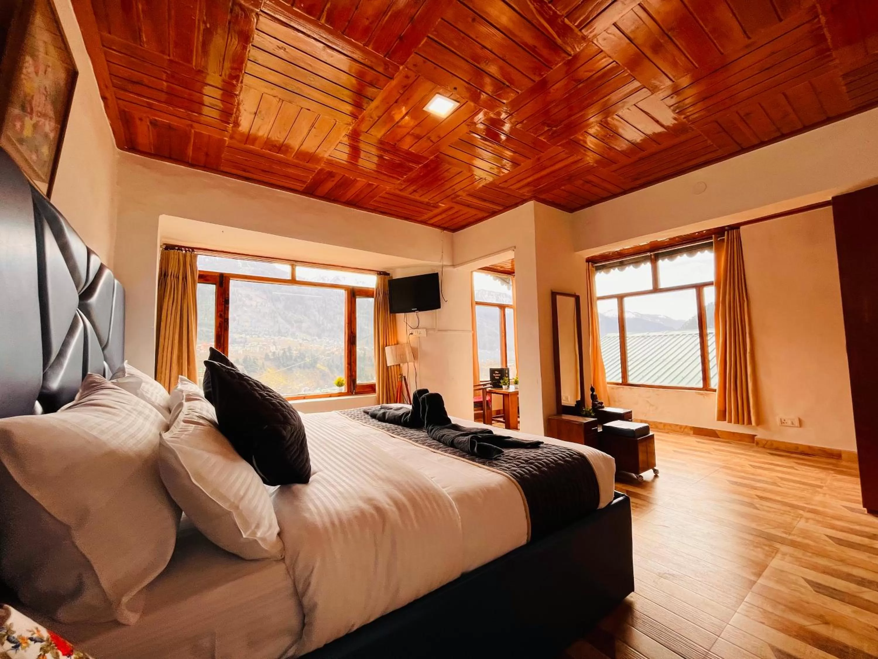 Nomad 2 Bedroom independent Luxury Cottages