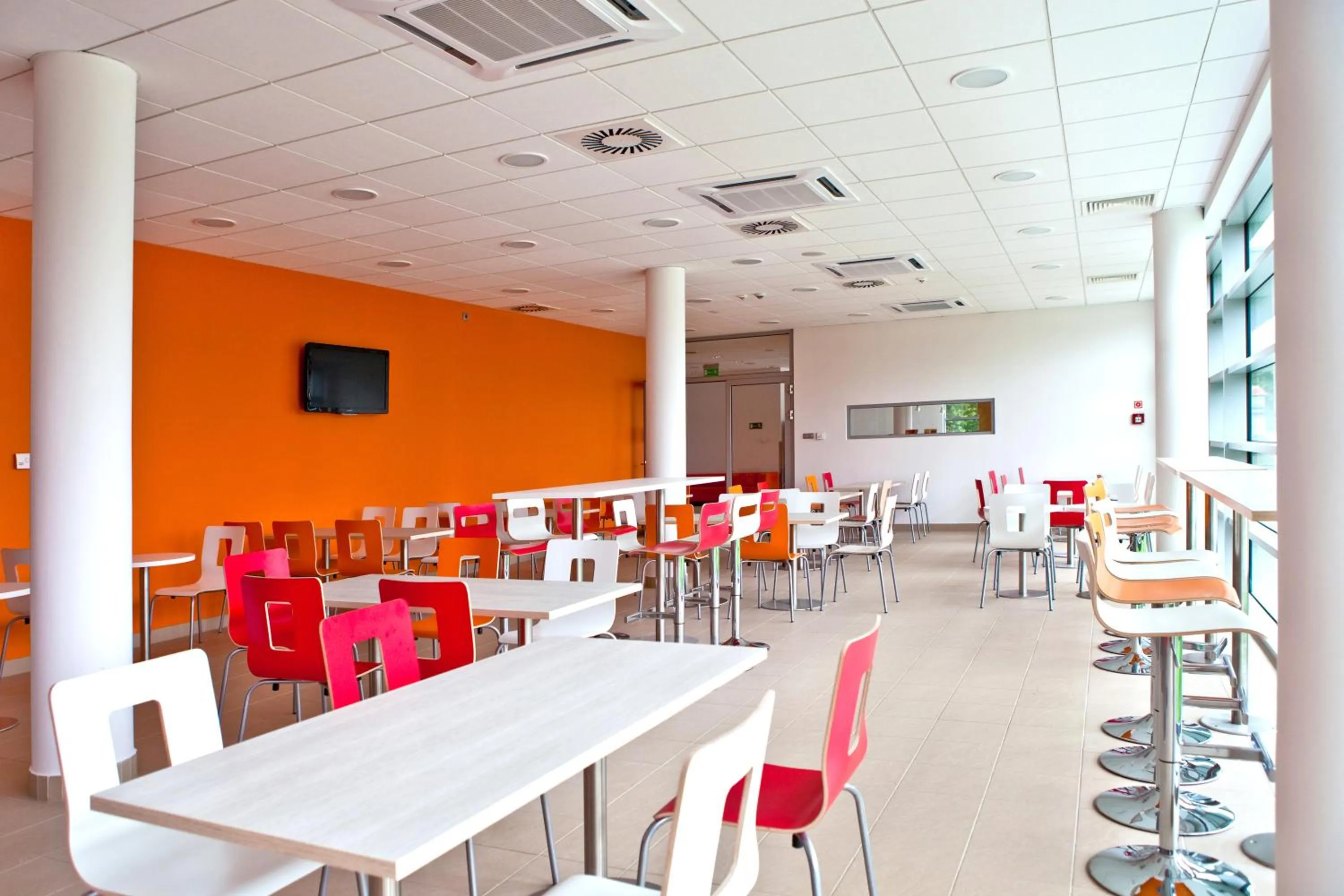 Restaurant/places to eat in Premiere Classe Wroclaw Centrum