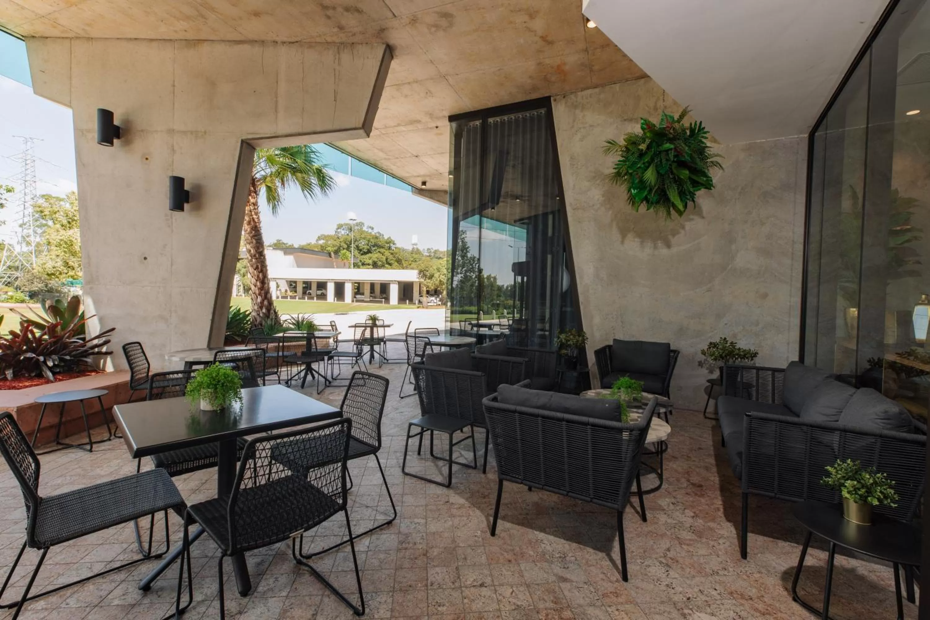 Restaurant/places to eat in Eatons Hill Hotel