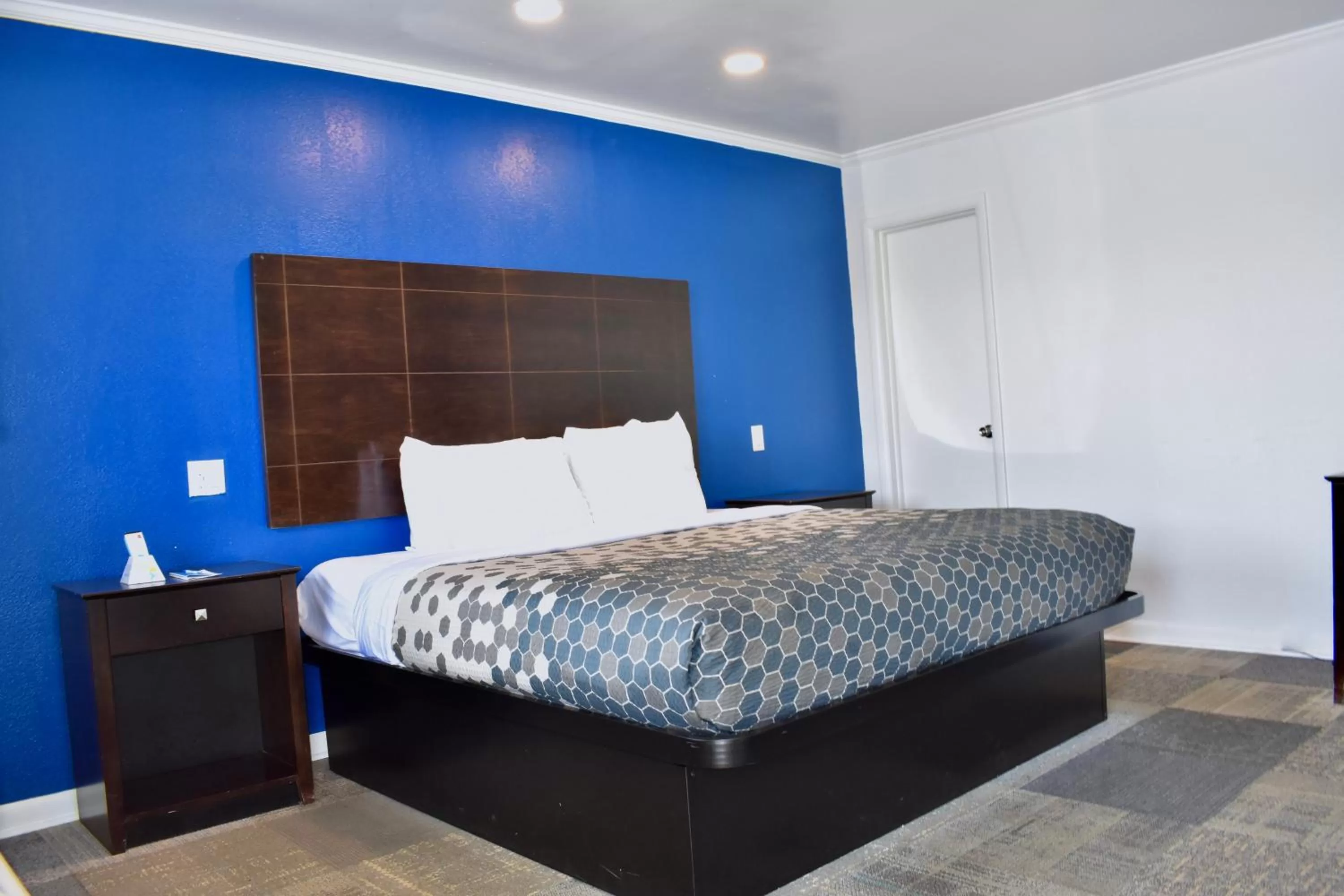 Bed in Rodeway Inn Swainsboro