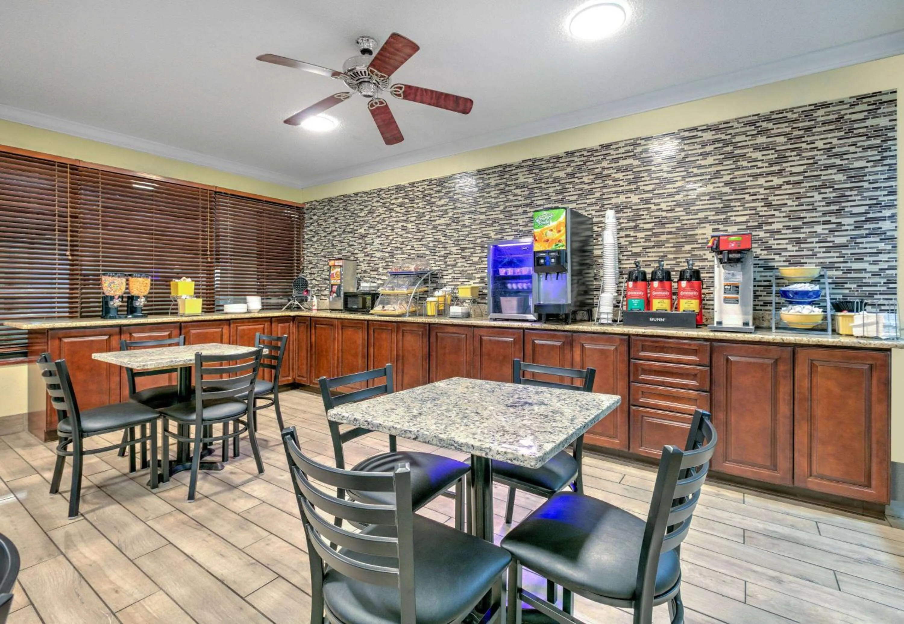 Breakfast in Days Inn by Wyndham Greenville MS