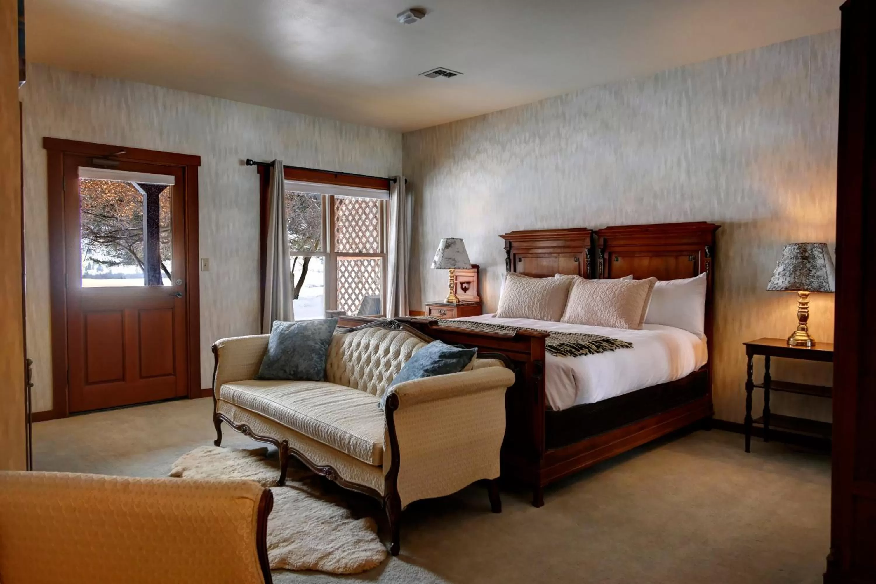 Seating area, Bed in Casia Lodge and Ranch