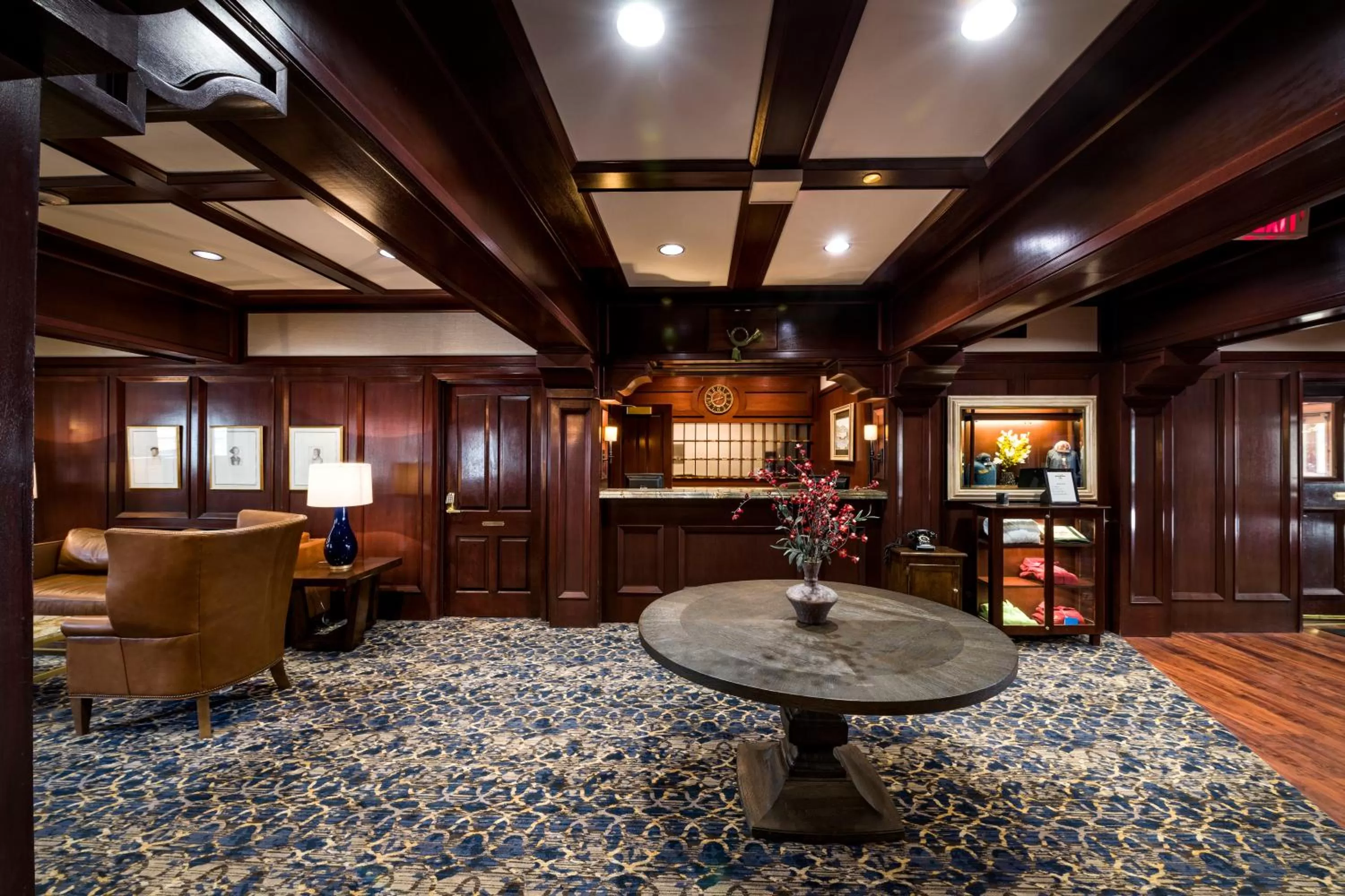 Lobby or reception in Poste Montane Lodge by East West