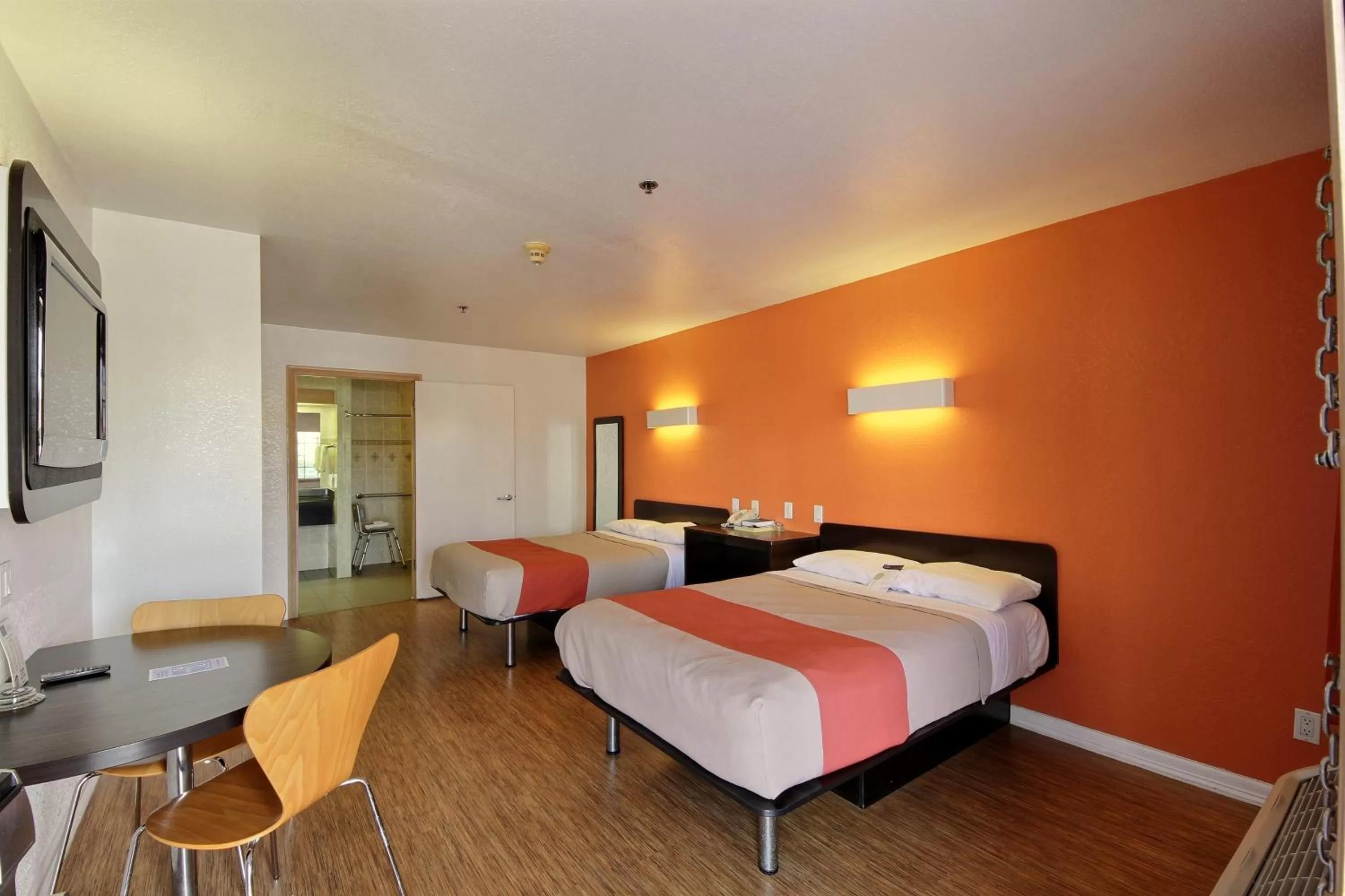 Photo of the whole room, Bed in Motel 6-Edinburg, TX