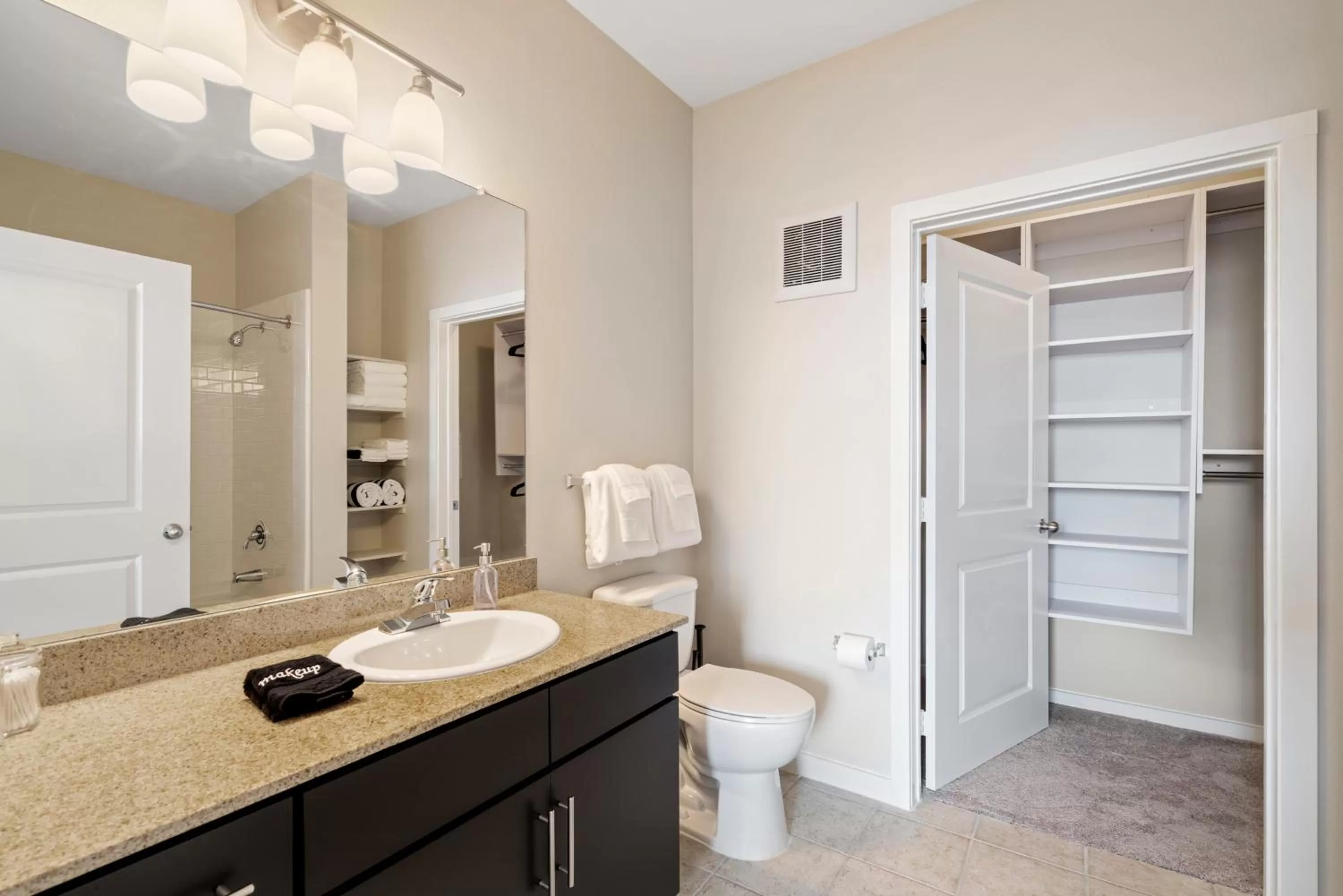 Bathroom in Kasa Highland Park Dallas