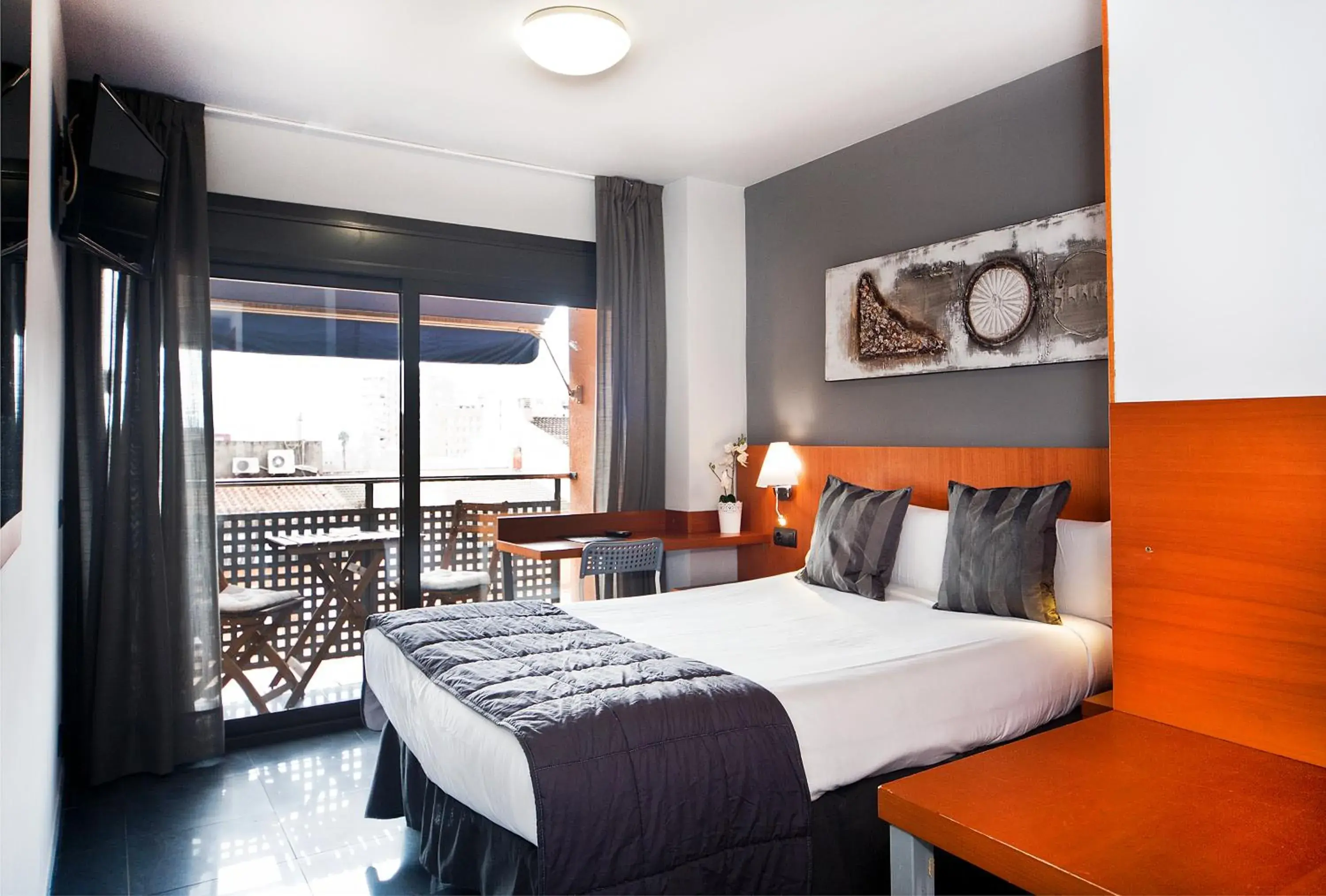 Standard Double Room with Balcony or Terrace in Hotel Sant Pere II Standard Double Room with Balcony or Terrace in Hotel Sant Pere II