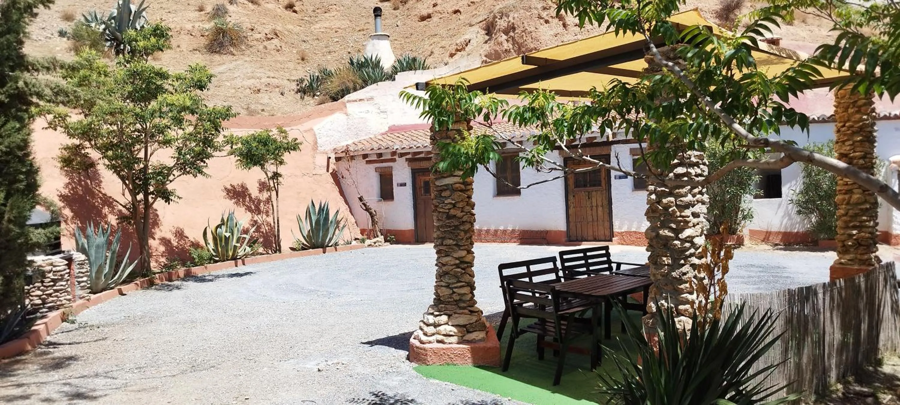 BBQ facilities in Casas Cueva y Cortijo La Tala en Guadix