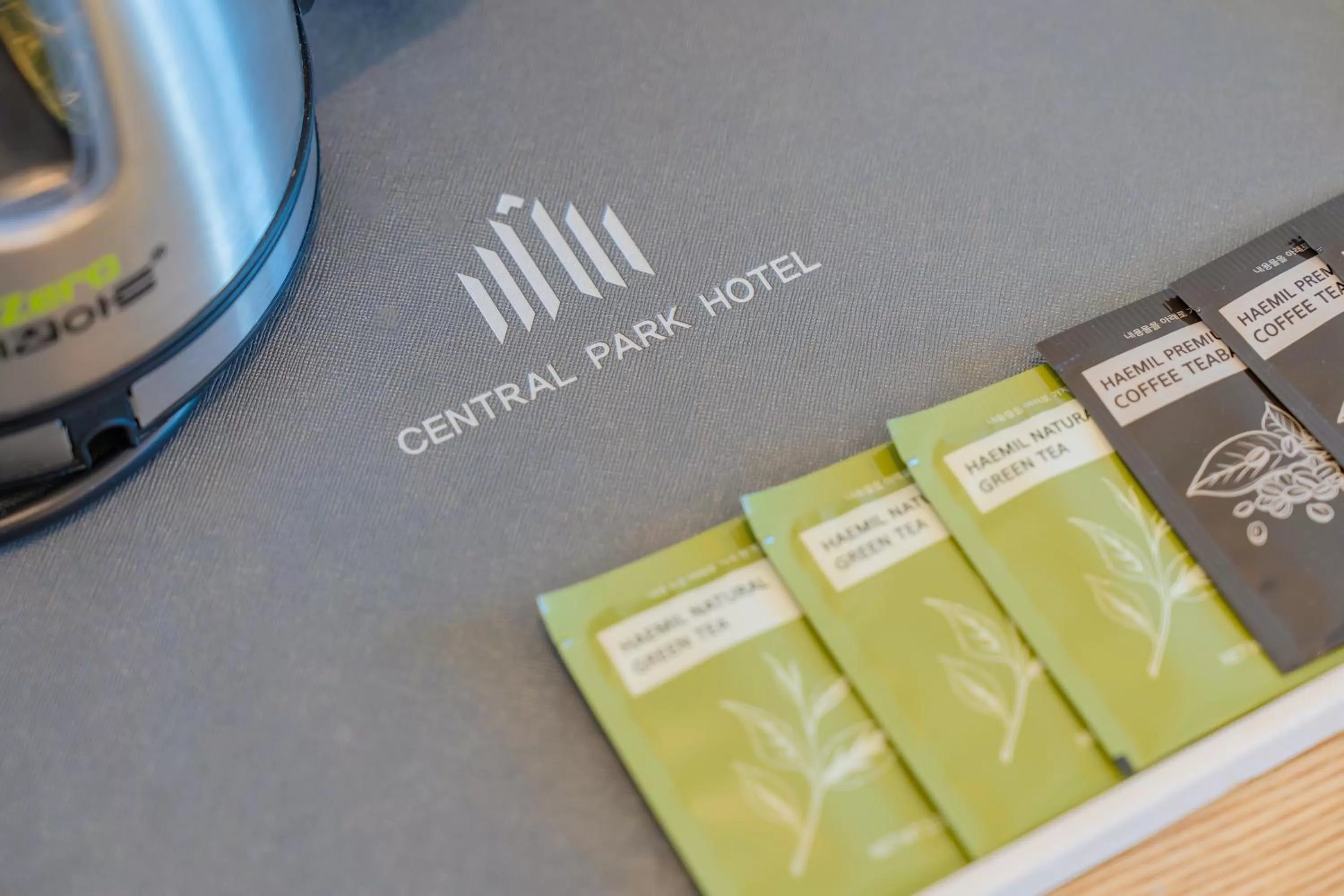 Coffee/tea facilities in Central Park Hotel Busan