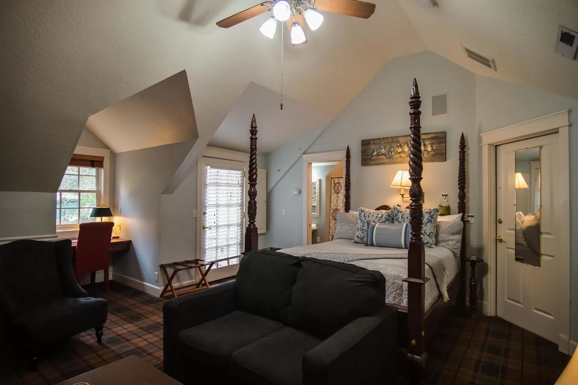 Bed in The Campbell House Inn