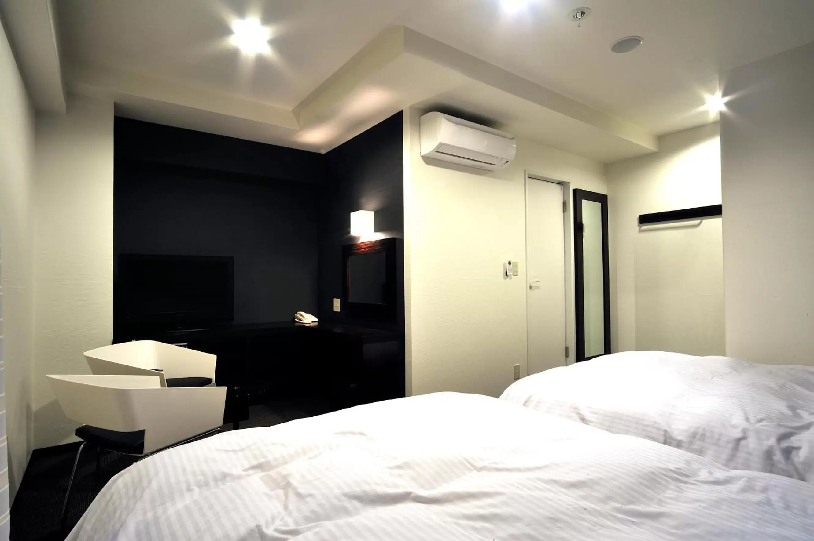 Twin Room - Non-Smoking in Green Rich Hotel Iwakuni Ekimae (Artificial hot spring Futamata Yunohana) Twin Room - Non-Smoking in Green Rich Hotel Iwakuni Ekimae (Artificial hot spring Futamata Yunohana)