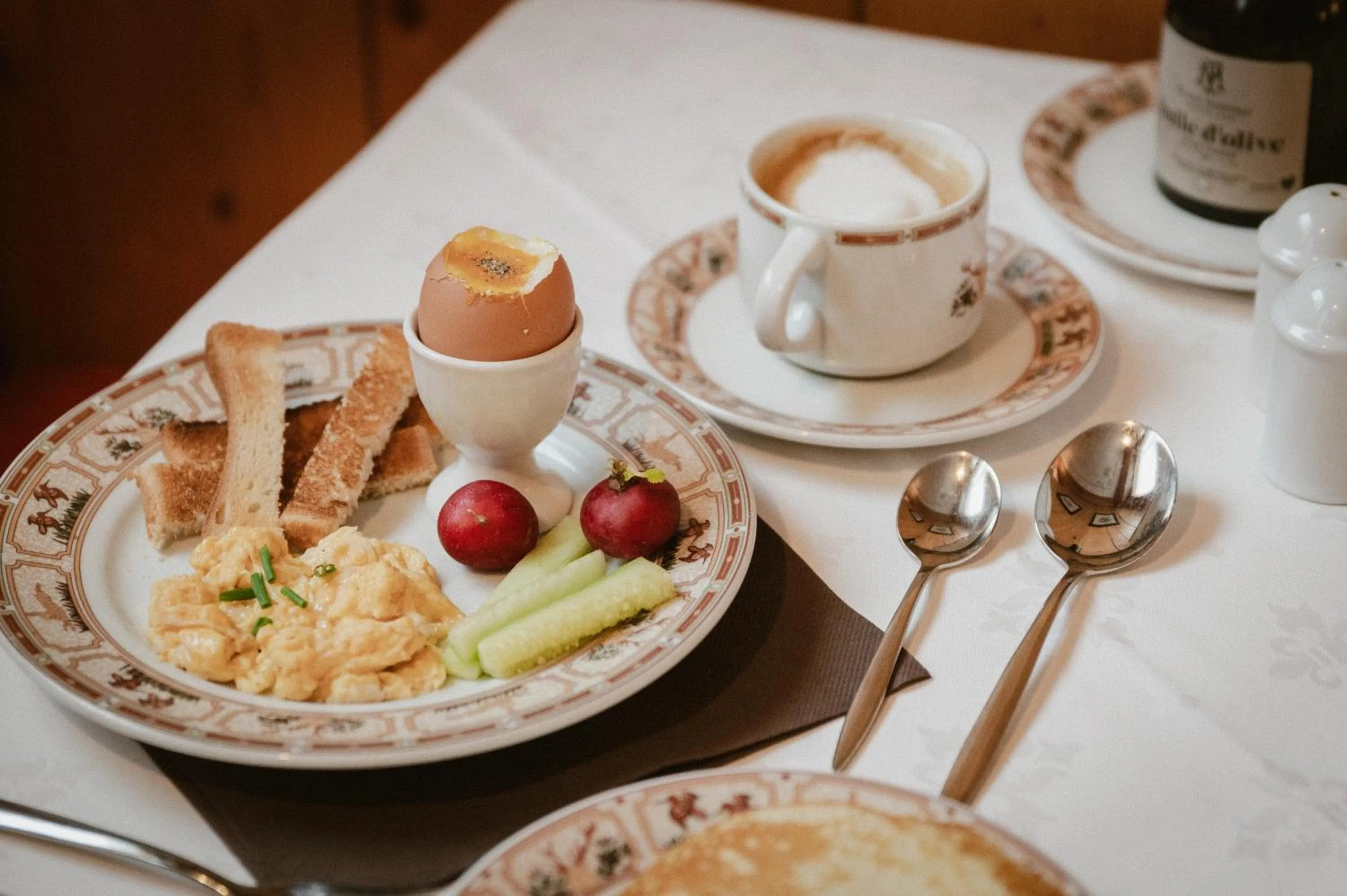 Breakfast in Hôtel Alpen Ruitor