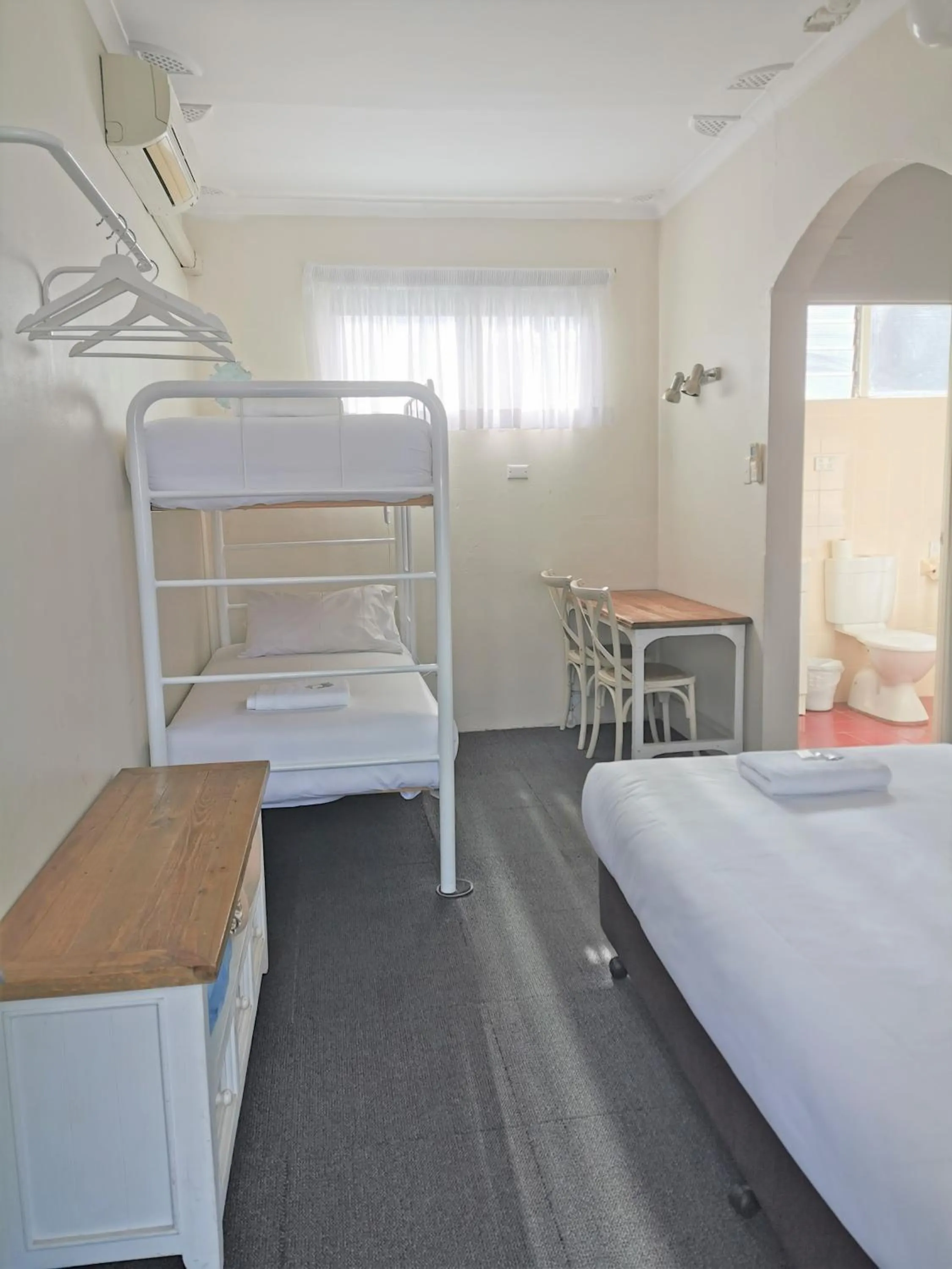 bunk bed, Bed in Bathurst Explorers Motel