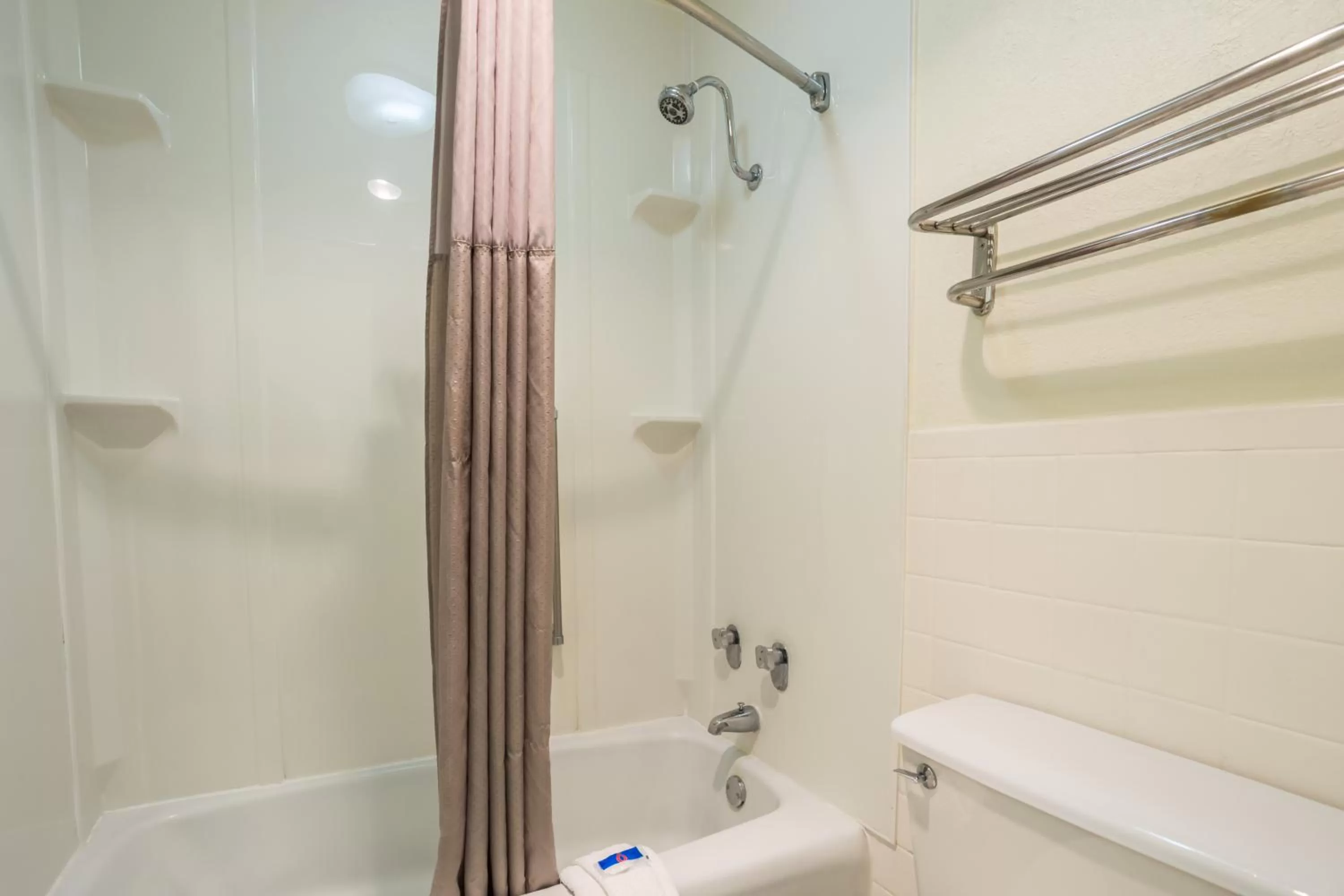 Shower in Motel 6-Spring Hill, FL - Weeki Wachee