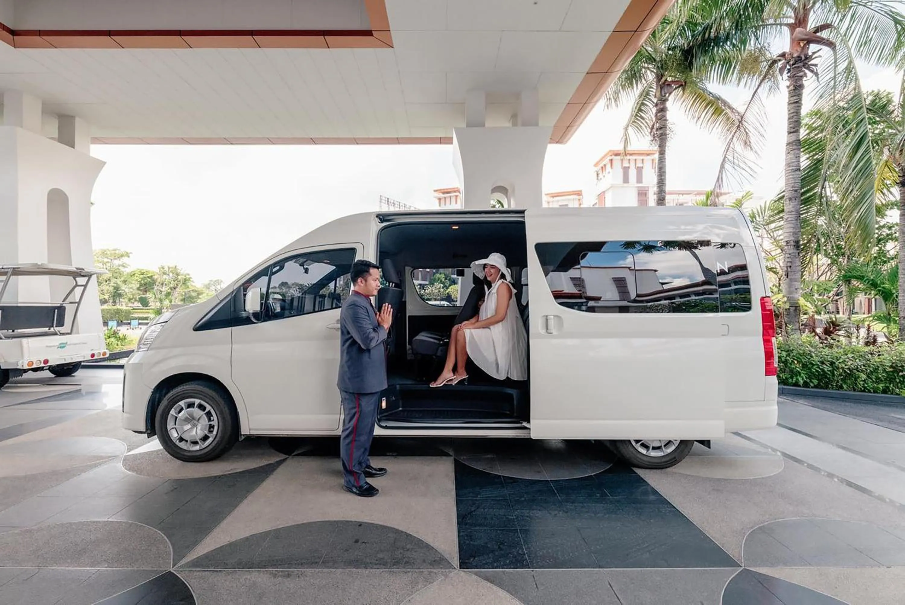 shuttle in Le Meridien Suvarnabhumi, Bangkok Golf Resort and Spa