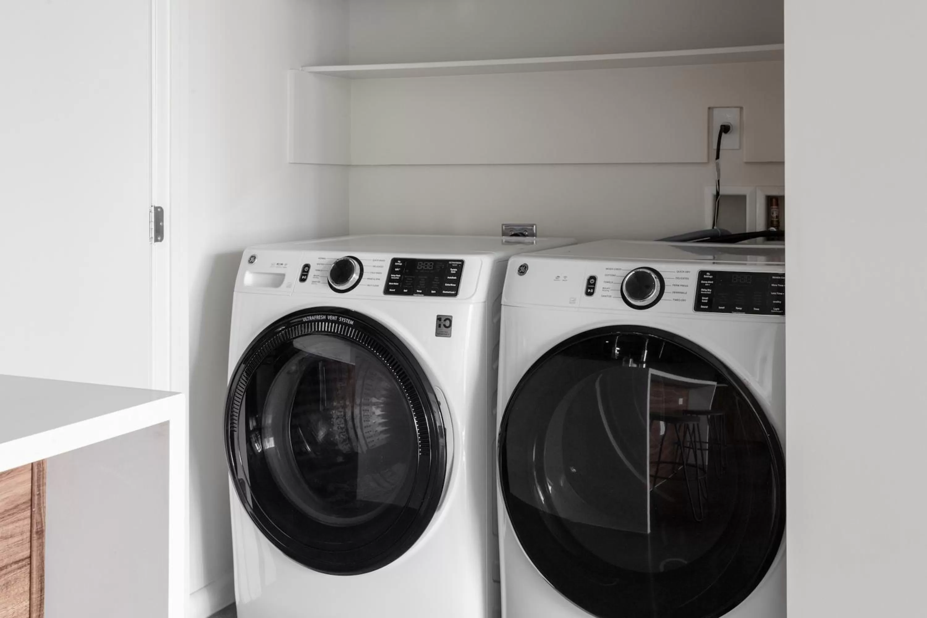 washing machine, Kitchen/Kitchenette in Kasa 2nd Street Austin