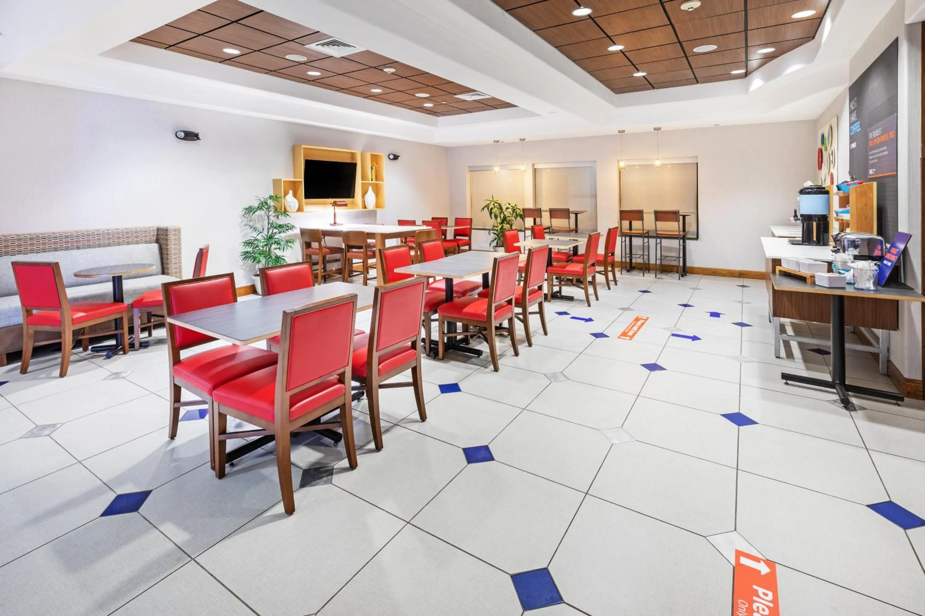 Breakfast in Holiday Inn Express Hotel & Suites Austin NE-Hutto by IHG