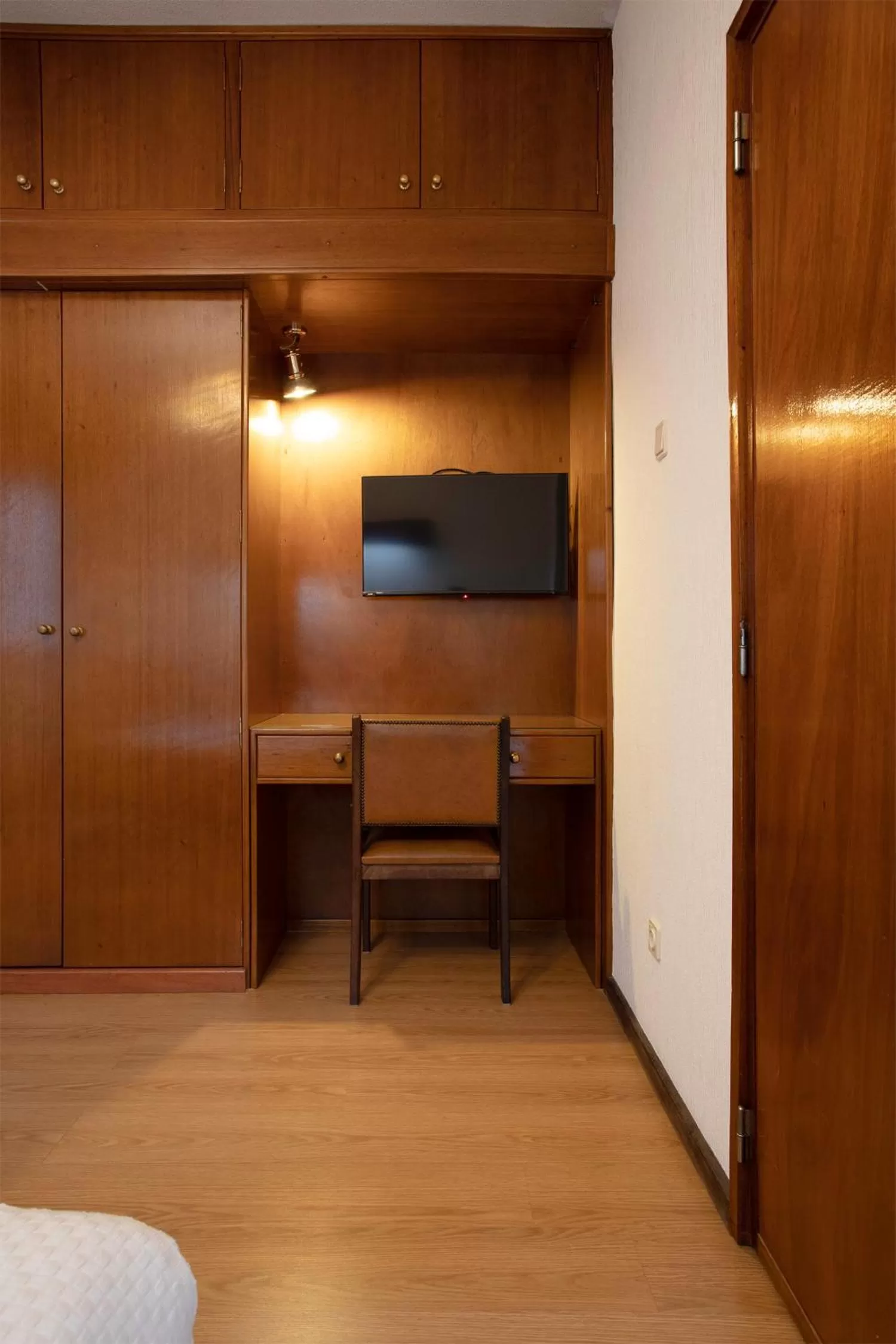 Bed, TV/Entertainment Center in Porto Je T'aime - Solar São João