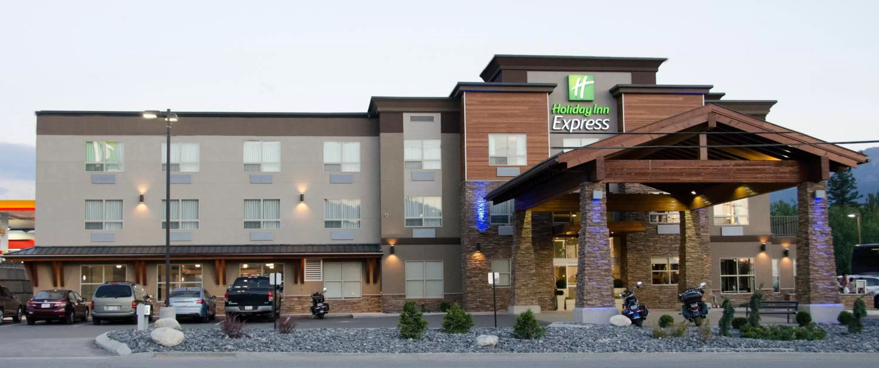 Holiday Inn Express Golden-Kicking Horse by IHG