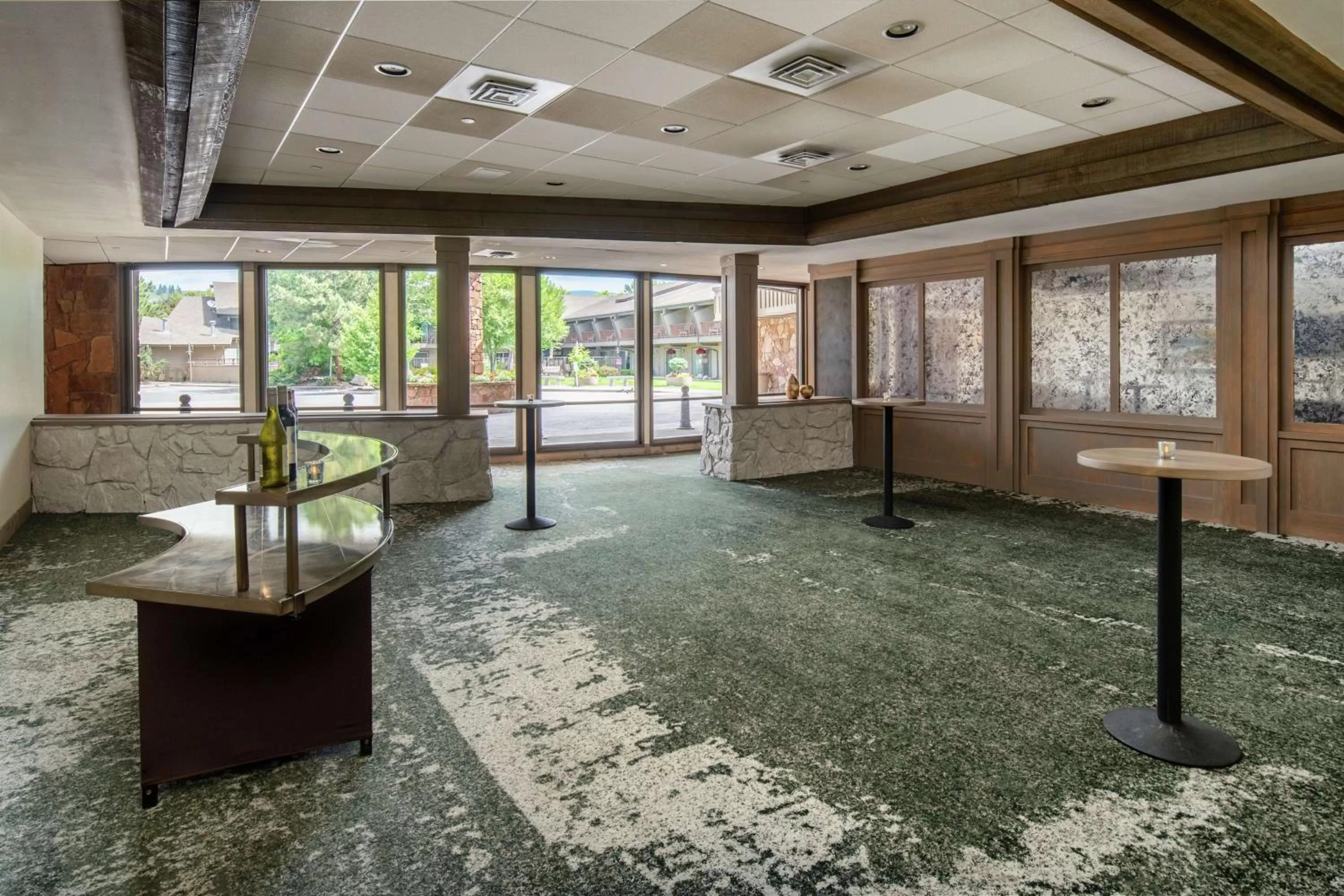 Meeting/conference room in DoubleTree by Hilton Missoula Edgewater