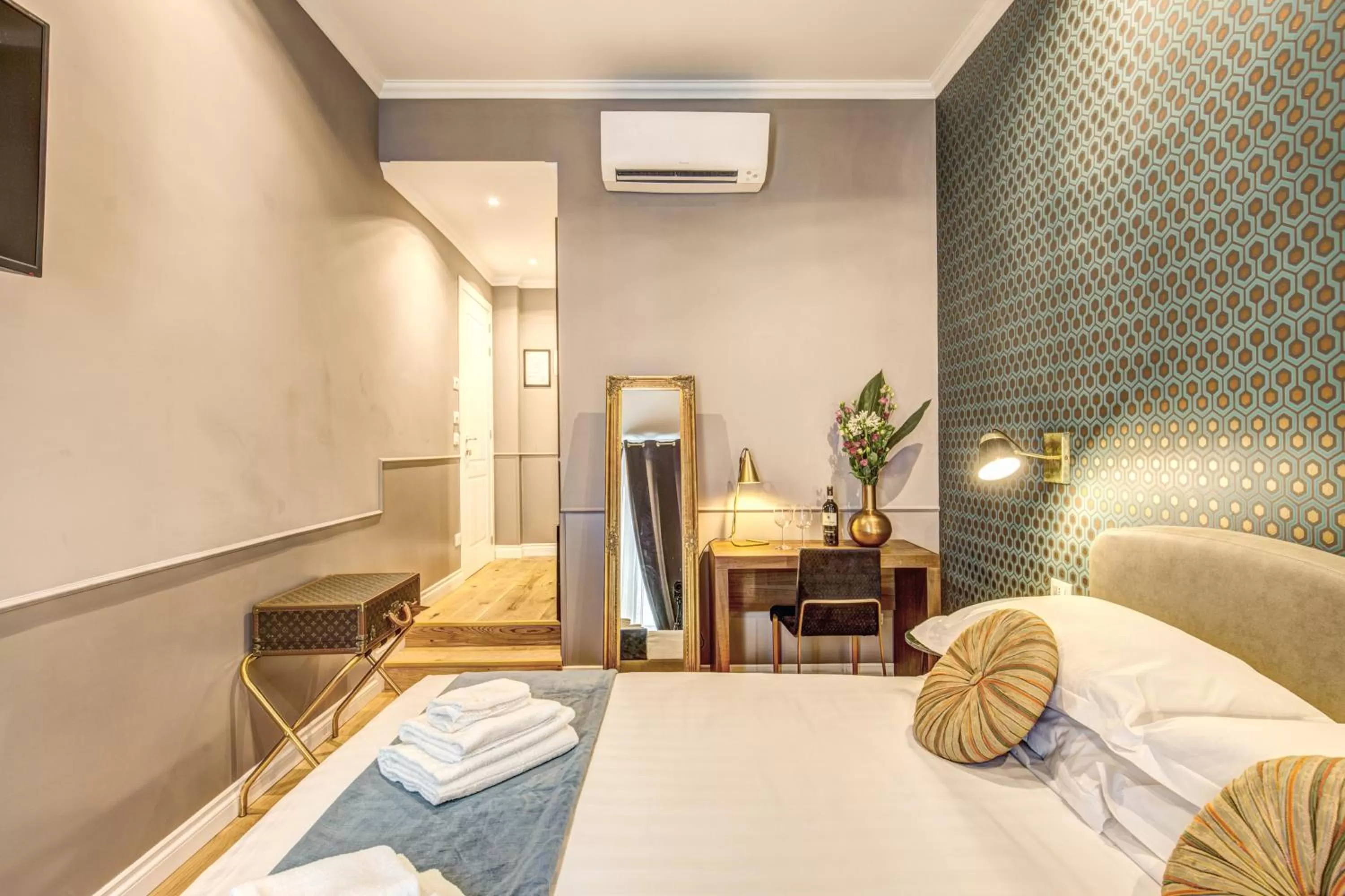 Bed in Charme Spagna Boutique Hotel