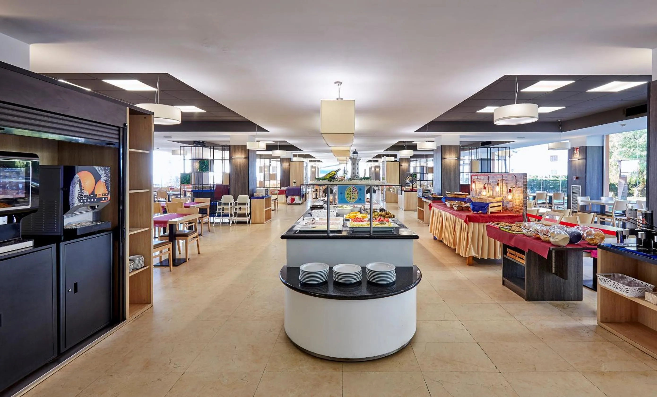 Restaurant/places to eat in Hotel Surf Mar