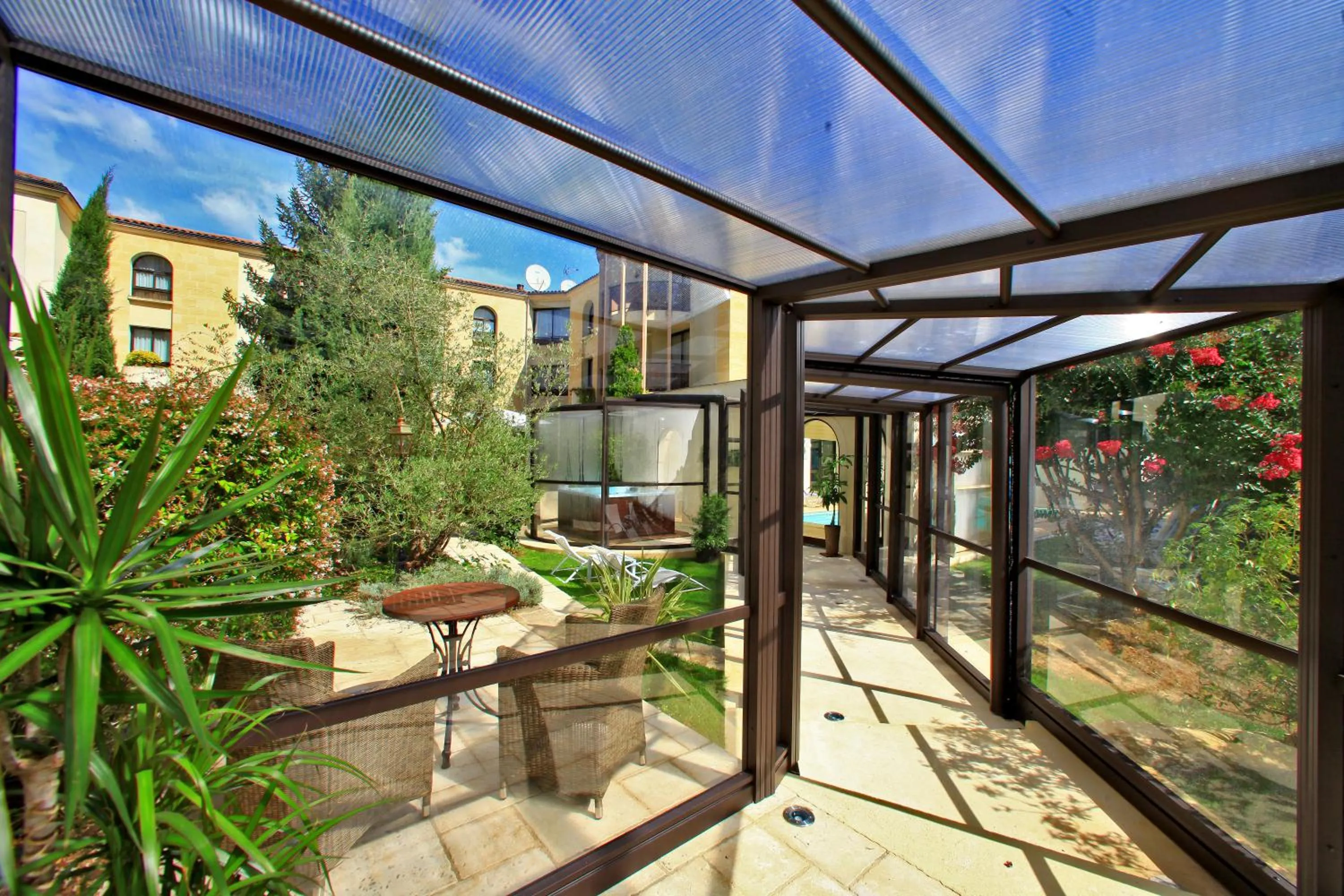 Spa and wellness centre/facilities in Clos La Boëtie & Spa