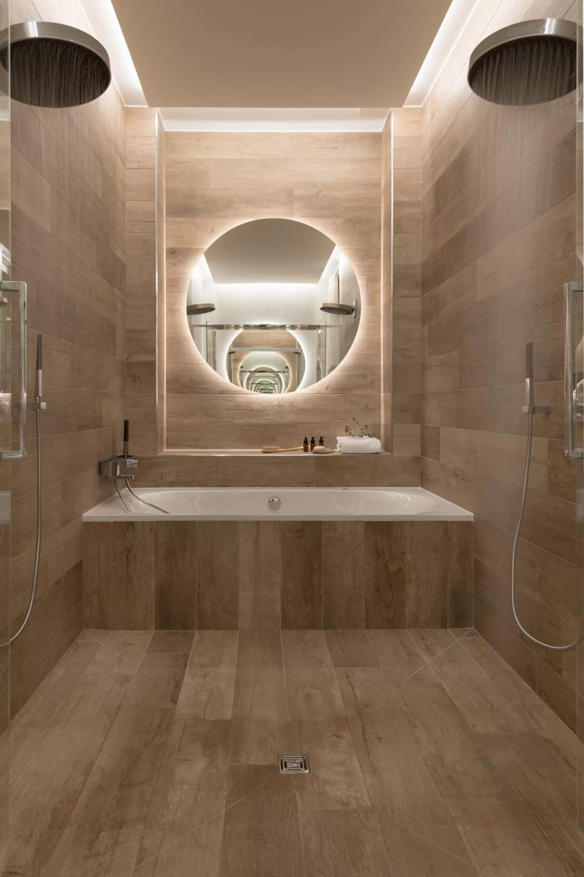 Shower, Bathroom in MiHotel Sala