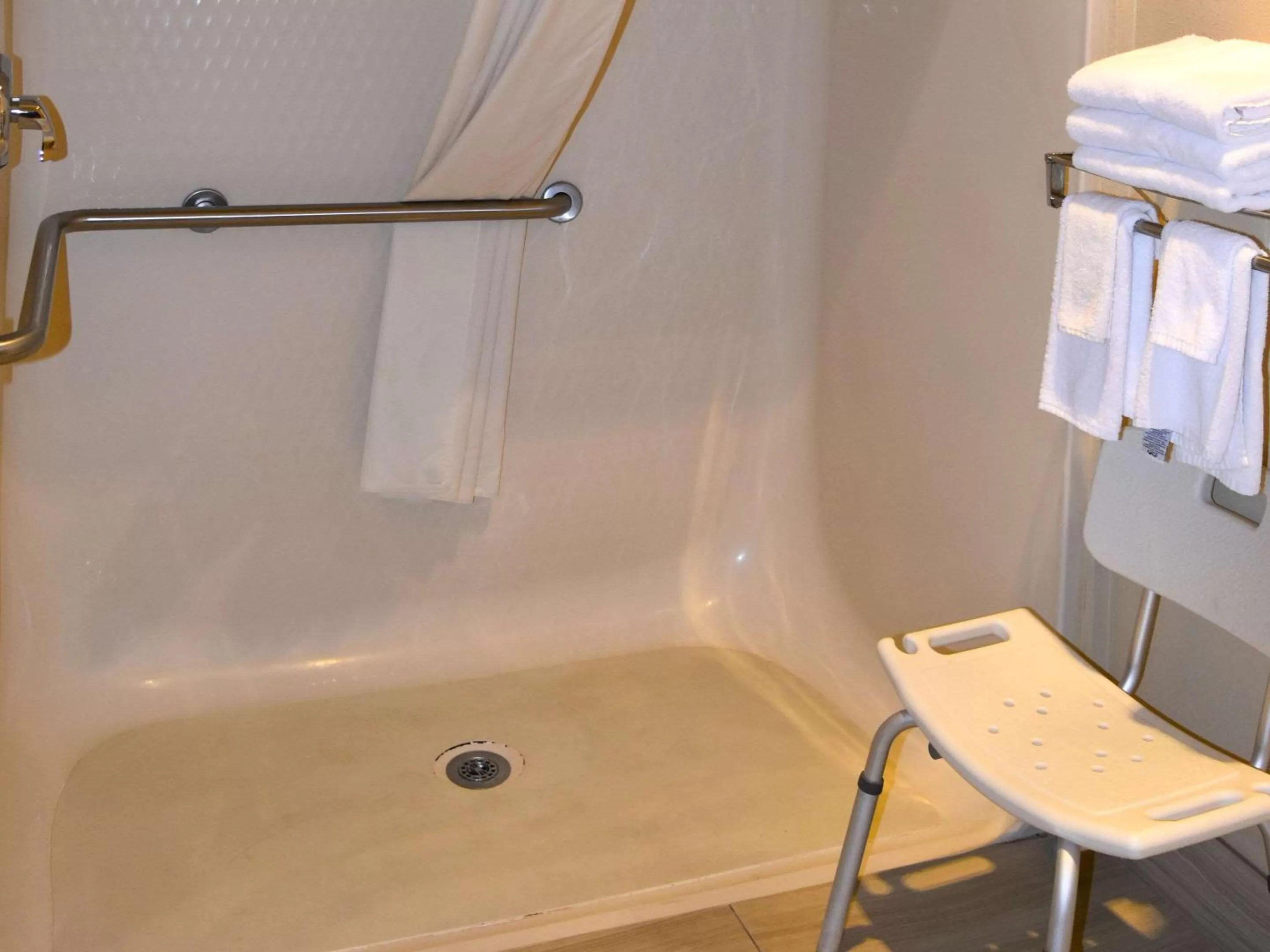 Bedroom in Quality Inn & Suites Brooks Louisville South